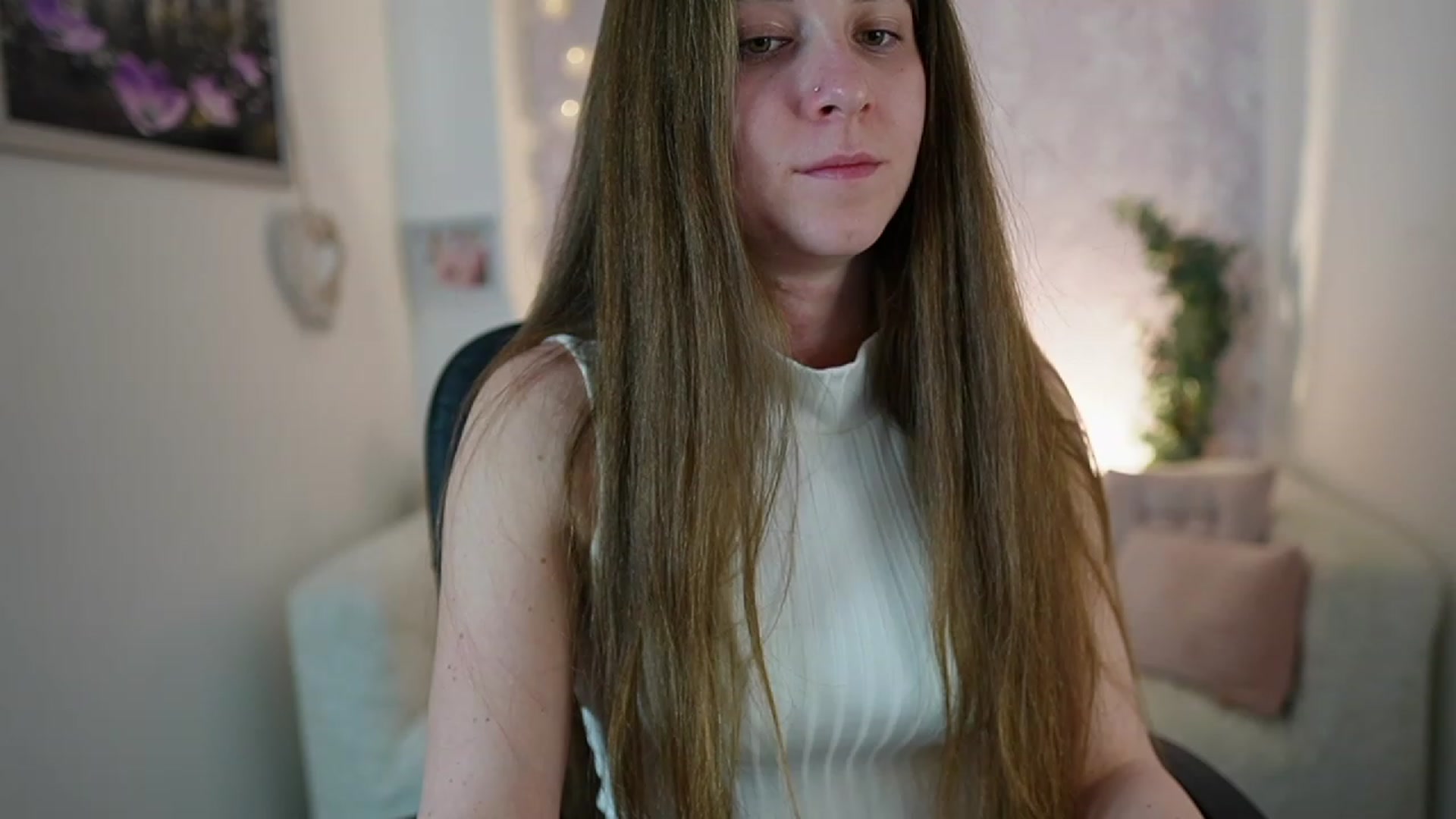Gallery image thumbnail from Haley_Reed18's myfreecams stream on, 12/29/2023, 21:06 image 2 of 20