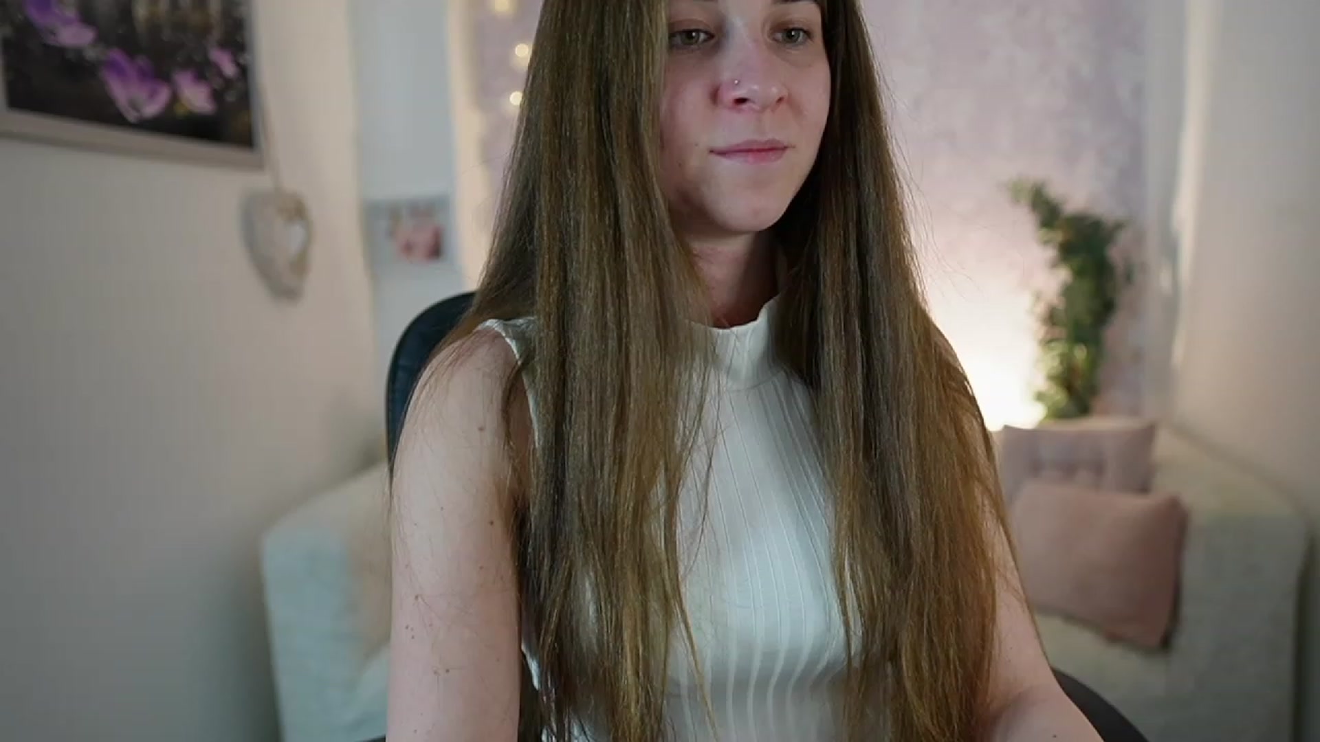 Gallery image thumbnail from Haley_Reed18's myfreecams stream on, 12/29/2023, 21:06 image 1 of 20