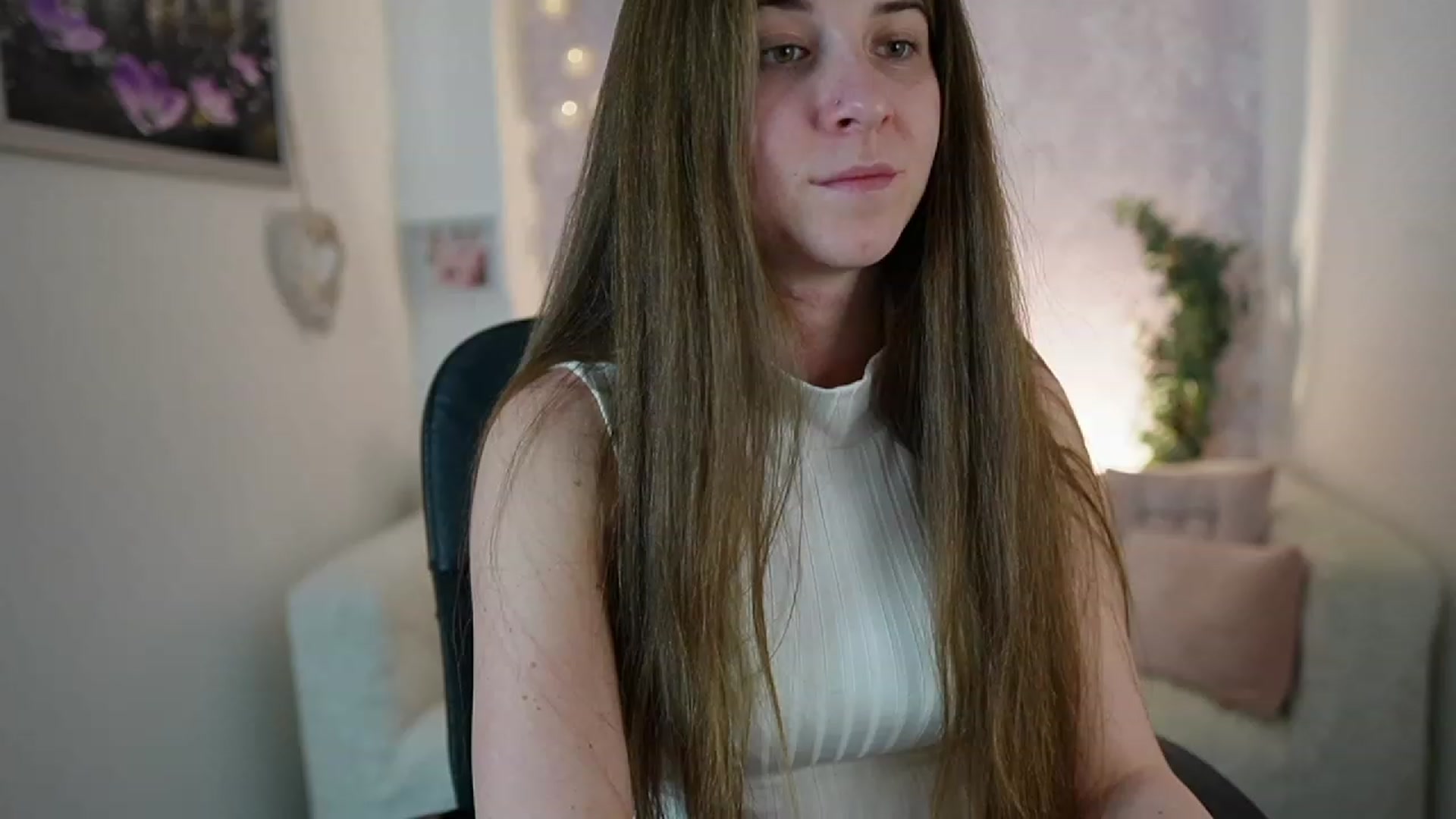 Gallery image thumbnail from Haley_Reed18's myfreecams stream on, 12/29/2023, 21:06 image 3 of 20