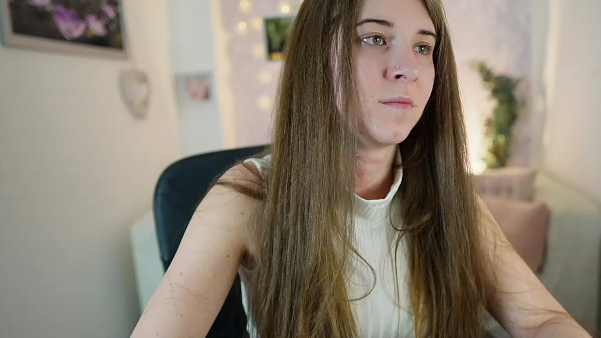 Gallery image thumbnail from Haley_Reed18's myfreecams stream on, 12/29/2023, 22:32 image 11 of 20