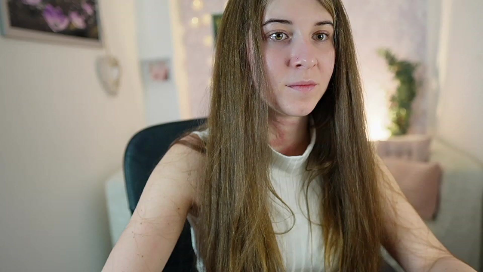 Gallery image thumbnail from Haley_Reed18's myfreecams stream on, 12/29/2023, 22:32 image 7 of 20