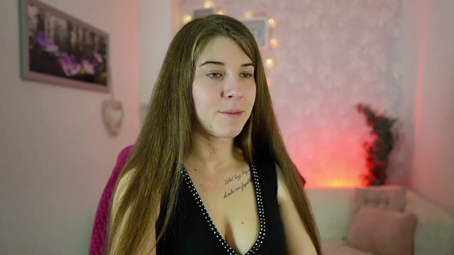 Gallery image thumbnail from Haley_Reed18's myfreecams stream on, 12/31/2023, 16:11 image 8 of 20