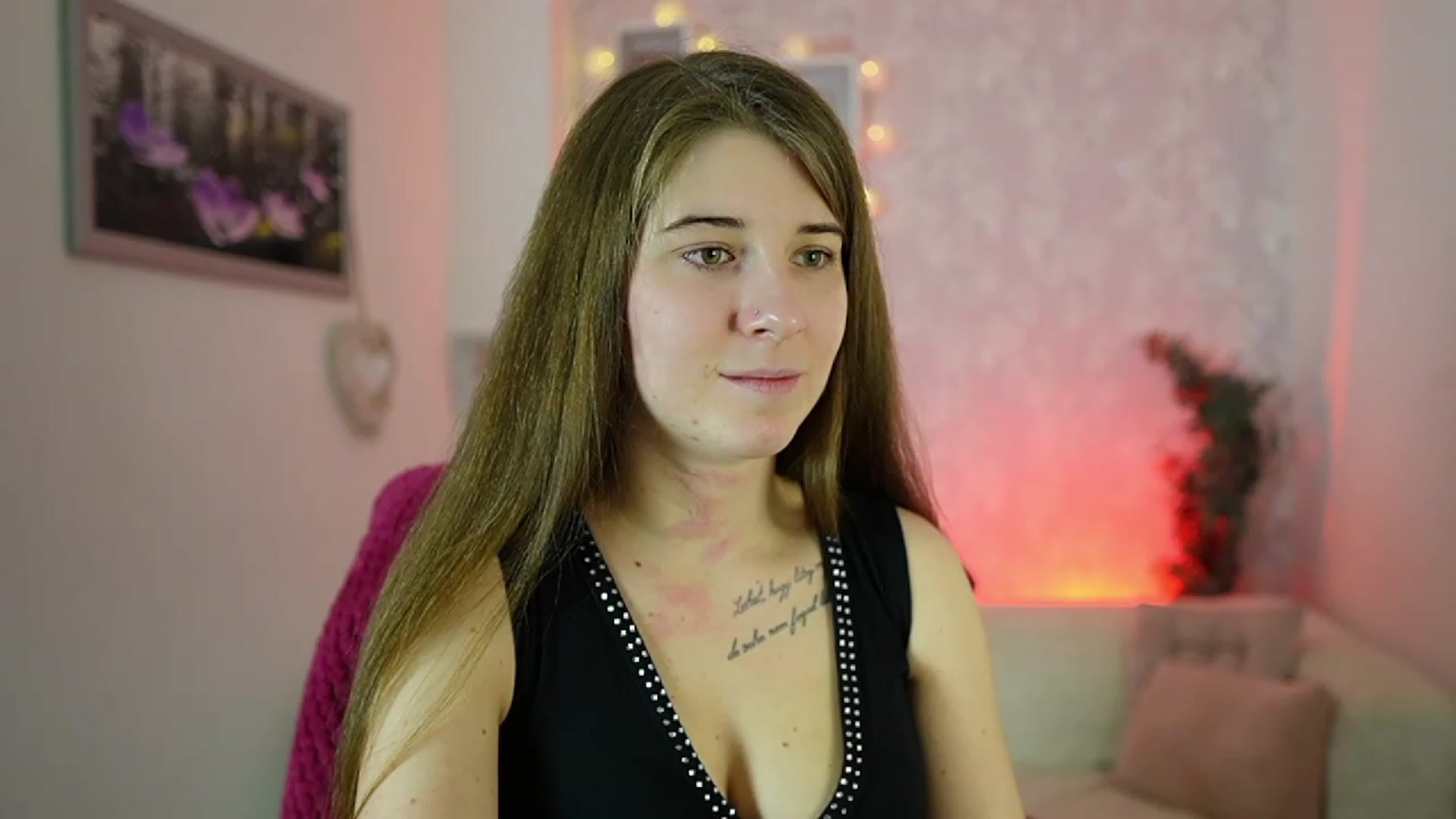 Gallery image thumbnail from Haley_Reed18's myfreecams stream on, 12/31/2023, 16:11 image 2 of 20