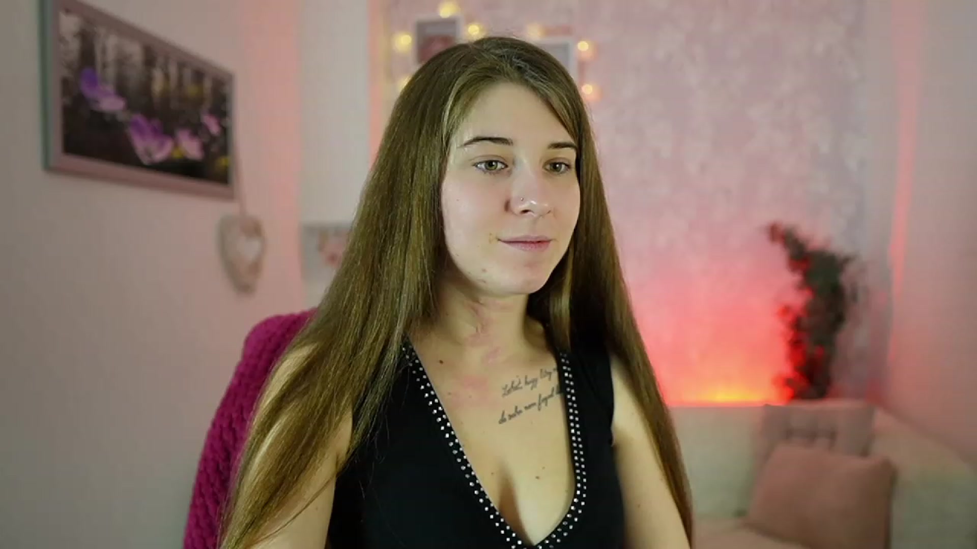 Gallery image thumbnail from Haley_Reed18's myfreecams stream on, 12/31/2023, 16:11 image 7 of 20