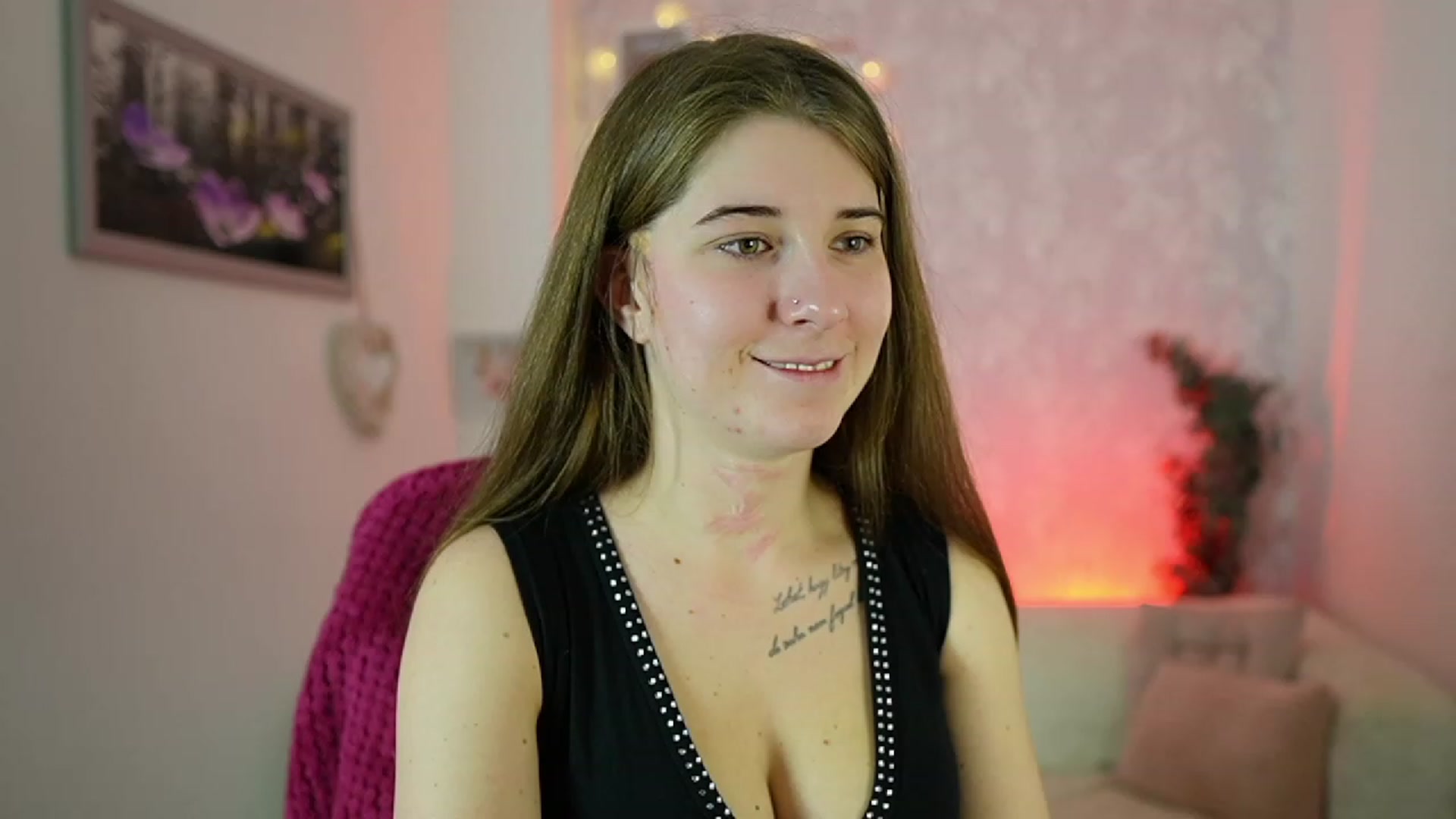 Gallery image thumbnail from Haley_Reed18's myfreecams stream on, 12/31/2023, 17:05 image 2 of 20