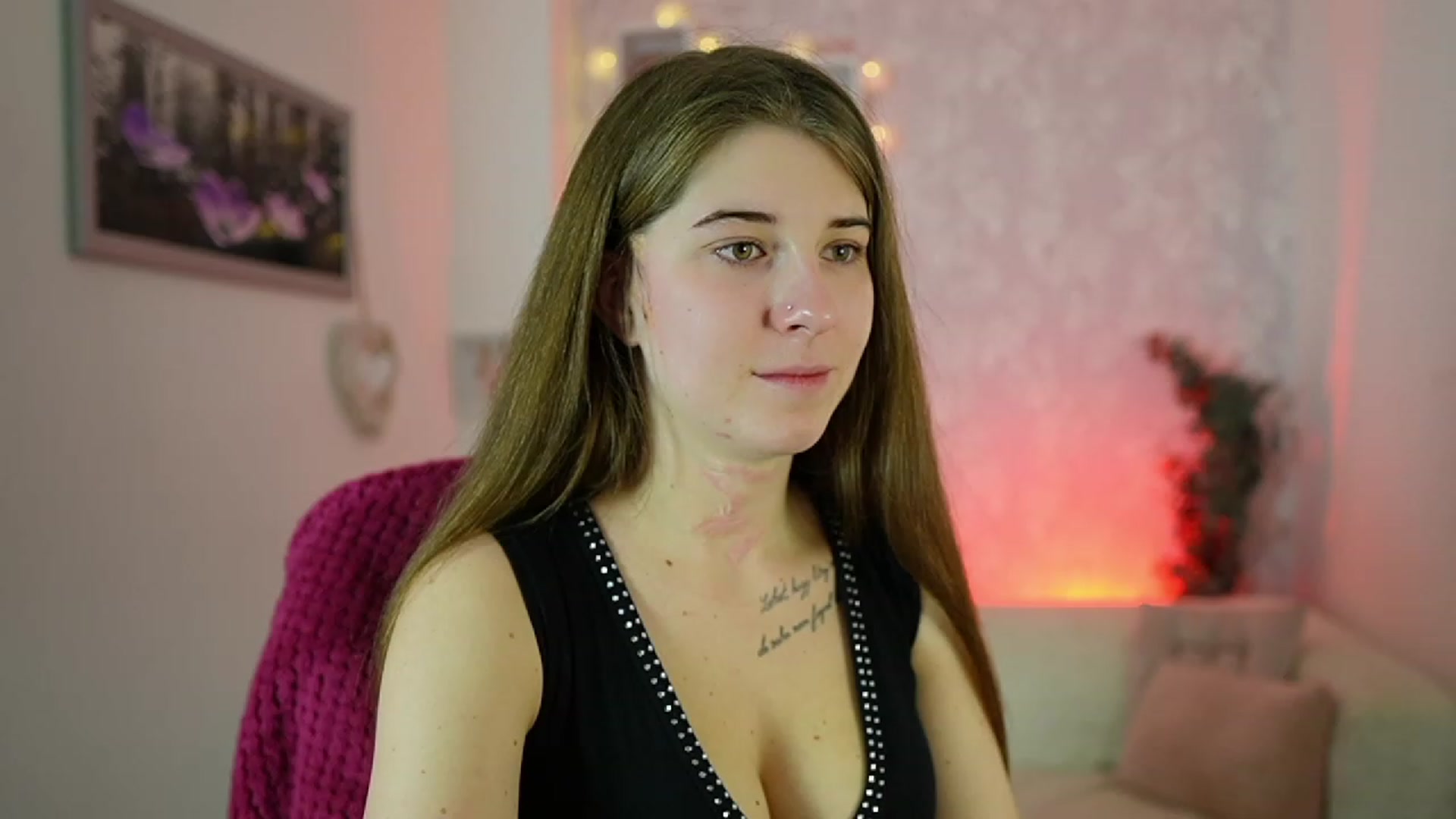 Gallery image thumbnail from Haley_Reed18's myfreecams stream on, 12/31/2023, 17:05 image 5 of 20