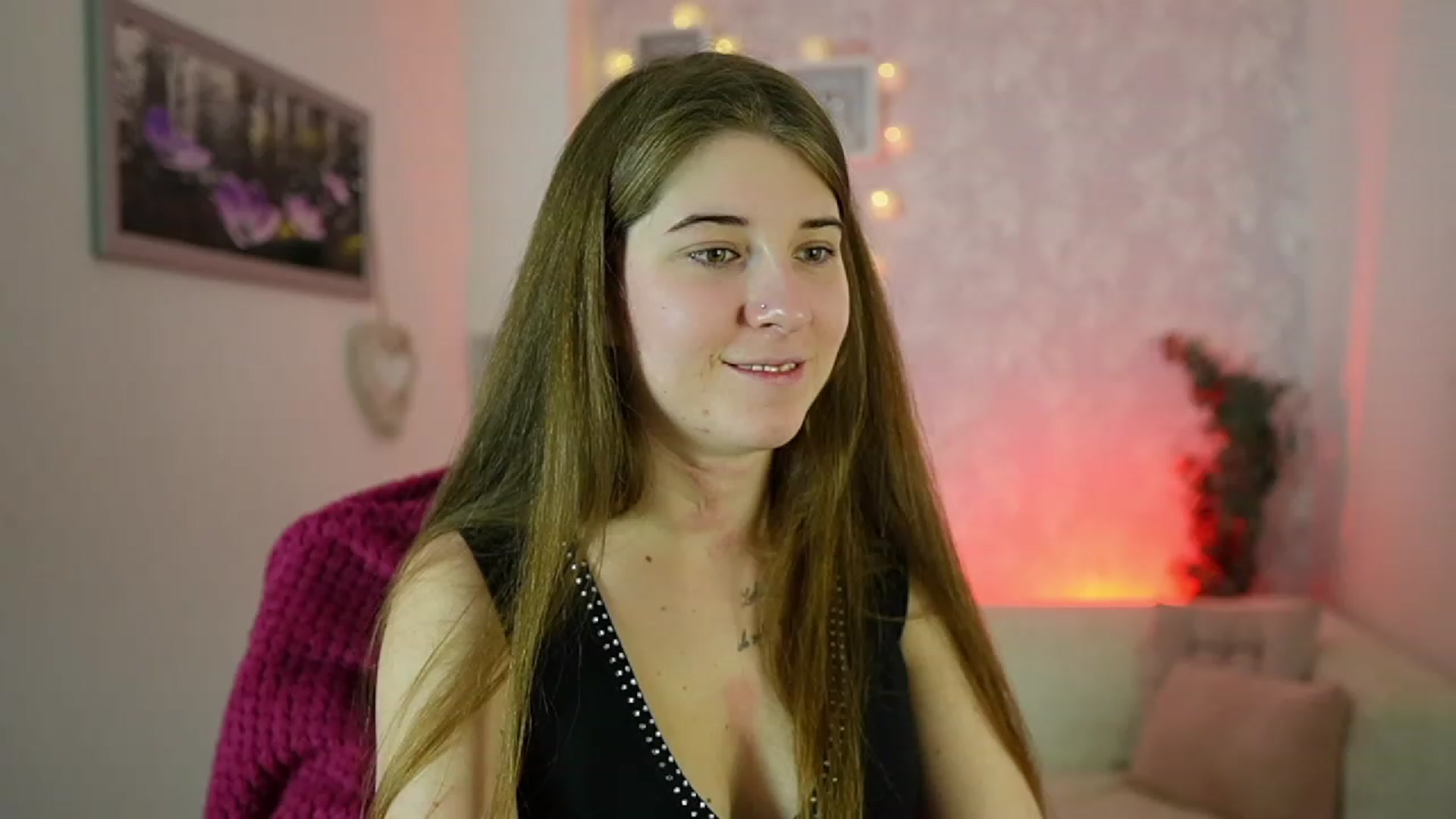 Gallery image thumbnail from Haley_Reed18's myfreecams stream on, 12/31/2023, 17:05 image 13 of 20