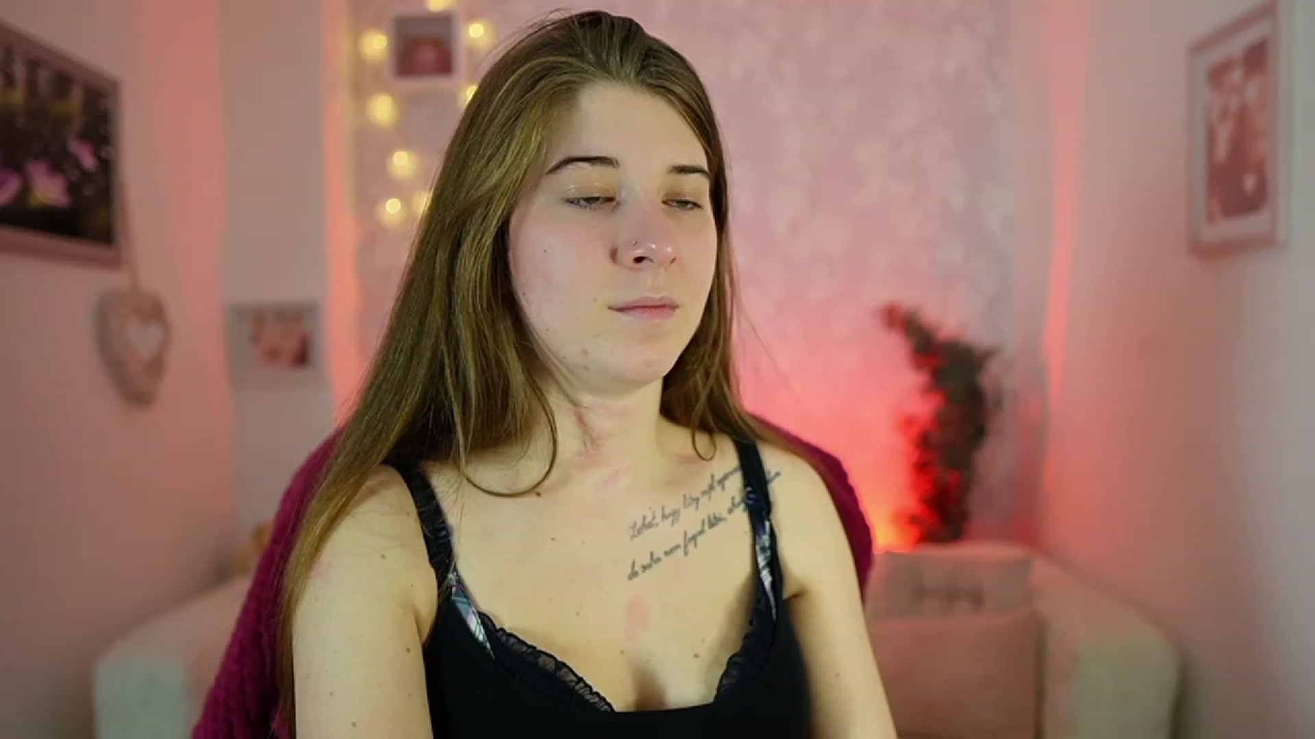 Gallery image thumbnail from Haley_Reed18's myfreecams stream on, 01/02/2024, 15:17 image 4 of 20