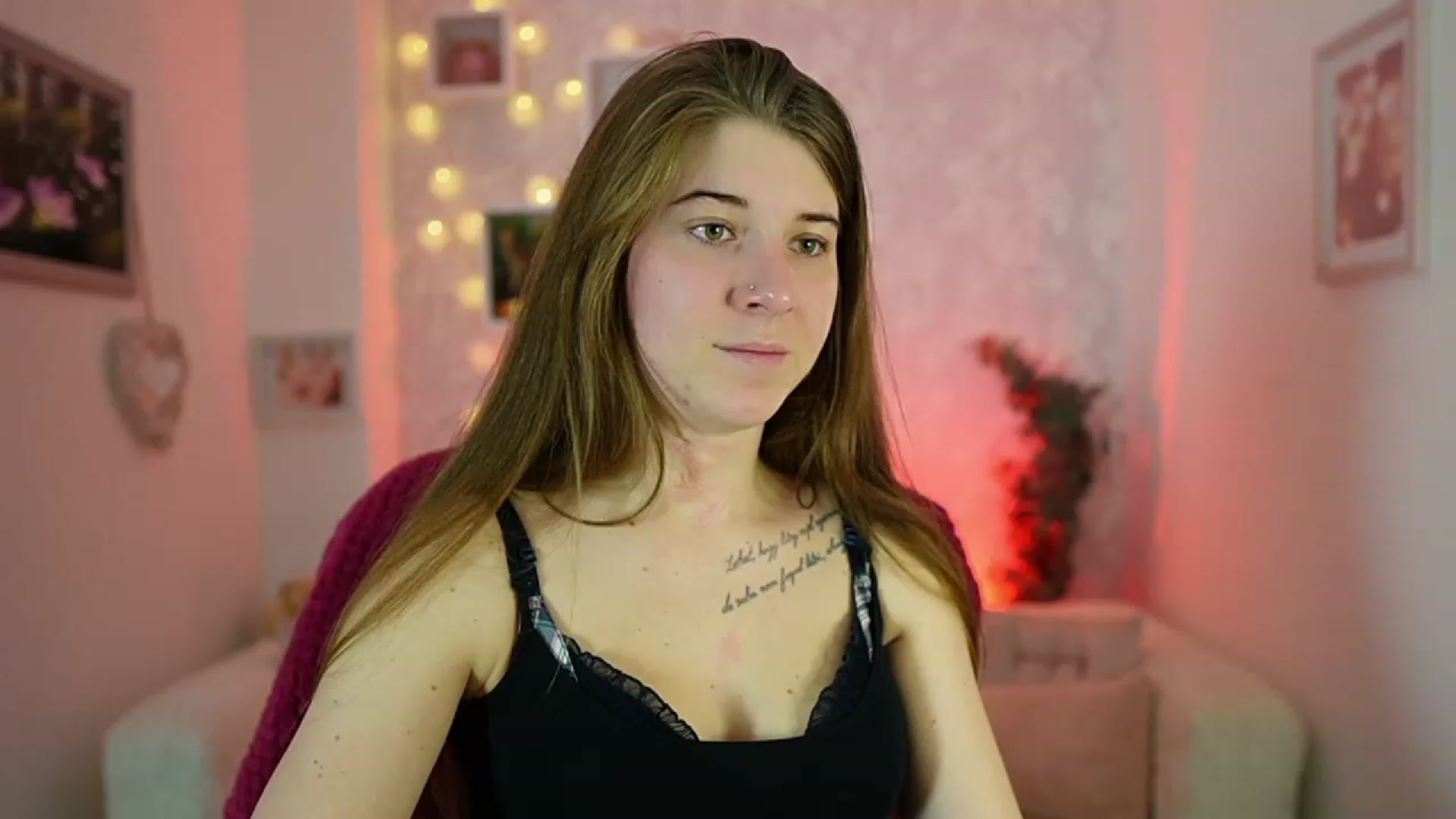 Gallery image thumbnail from Haley_Reed18's myfreecams stream on, 01/02/2024, 15:17 image 8 of 20