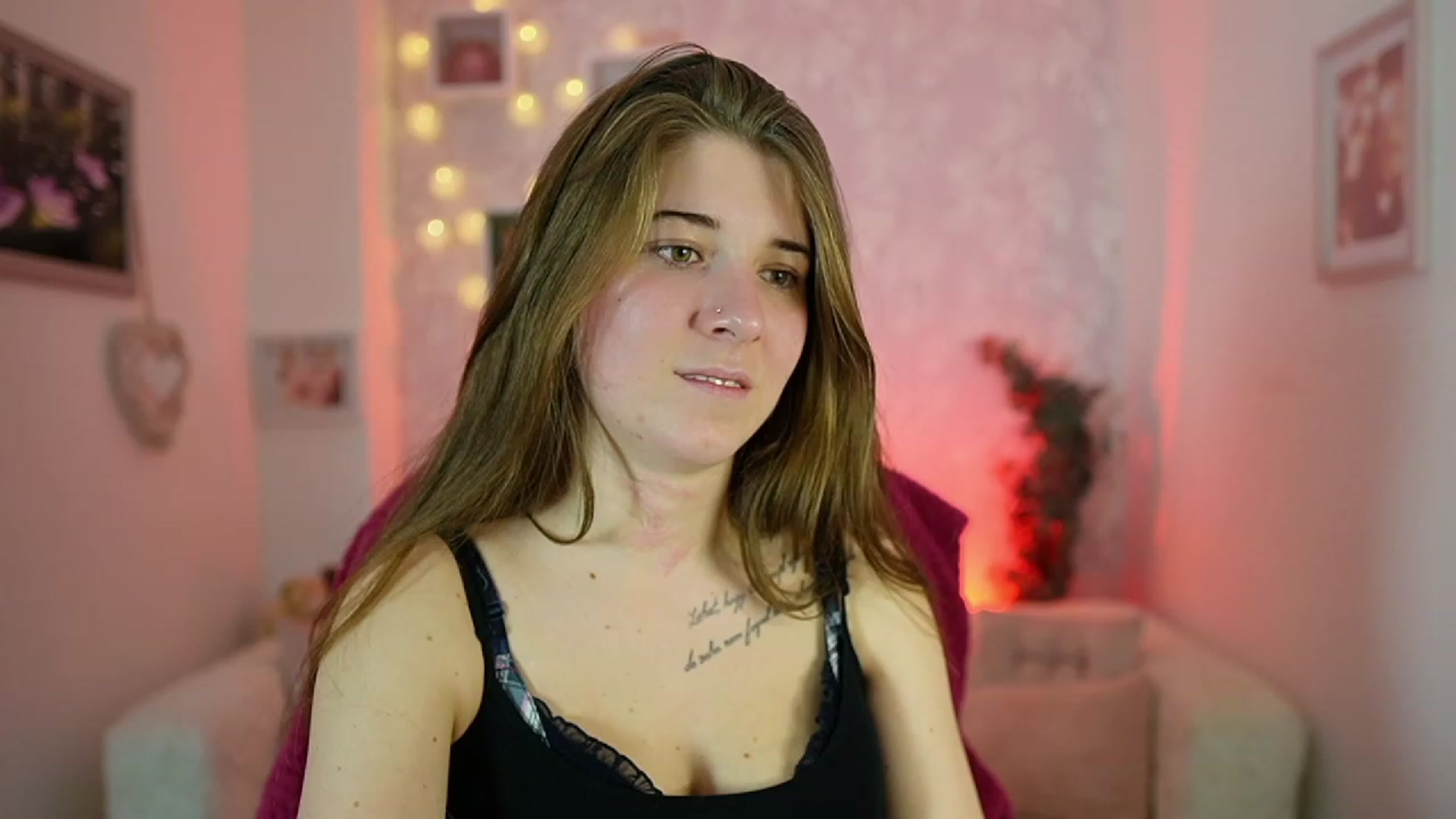 Gallery image thumbnail from Haley_Reed18's myfreecams stream on, 01/02/2024, 16:06 image 11 of 20