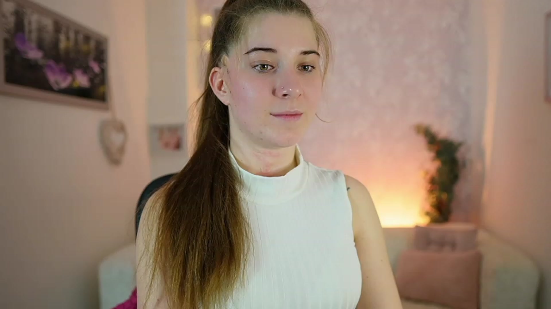 Gallery image thumbnail from Haley_Reed18's myfreecams stream on, 01/04/2024, 15:23 image 16 of 20