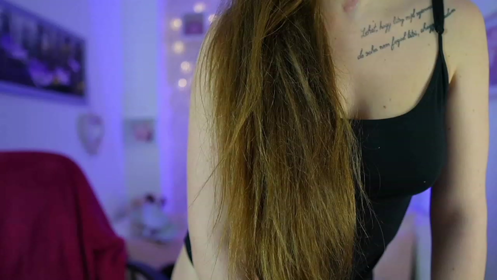 Gallery image thumbnail from Haley_Reed18's myfreecams stream on, 01/08/2024, 19:11 image 15 of 20