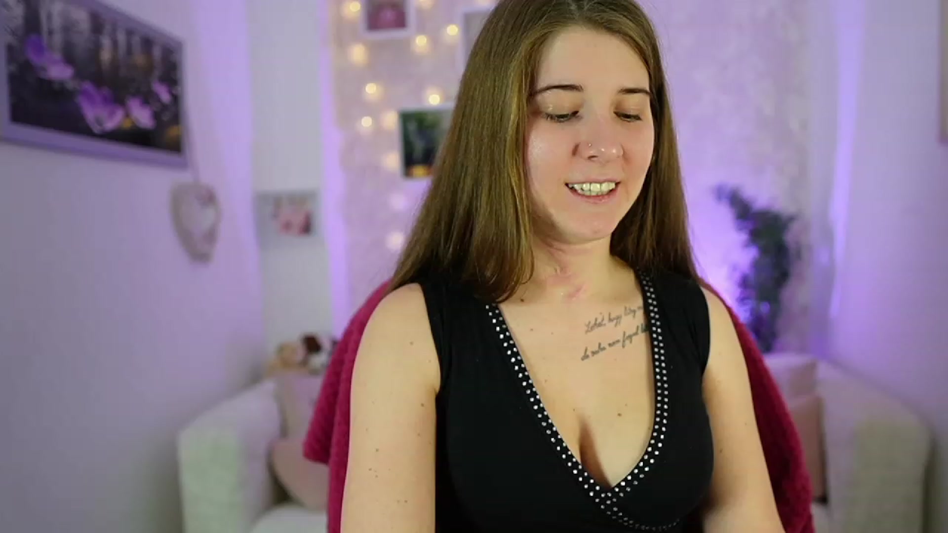 Gallery image thumbnail from Haley_Reed18's myfreecams stream on, 01/14/2024, 17:10 image 16 of 20
