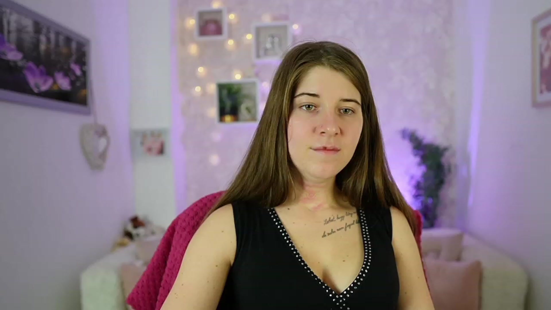 Gallery image thumbnail from Haley_Reed18's myfreecams stream on, 01/25/2024, 18:31 image 6 of 20