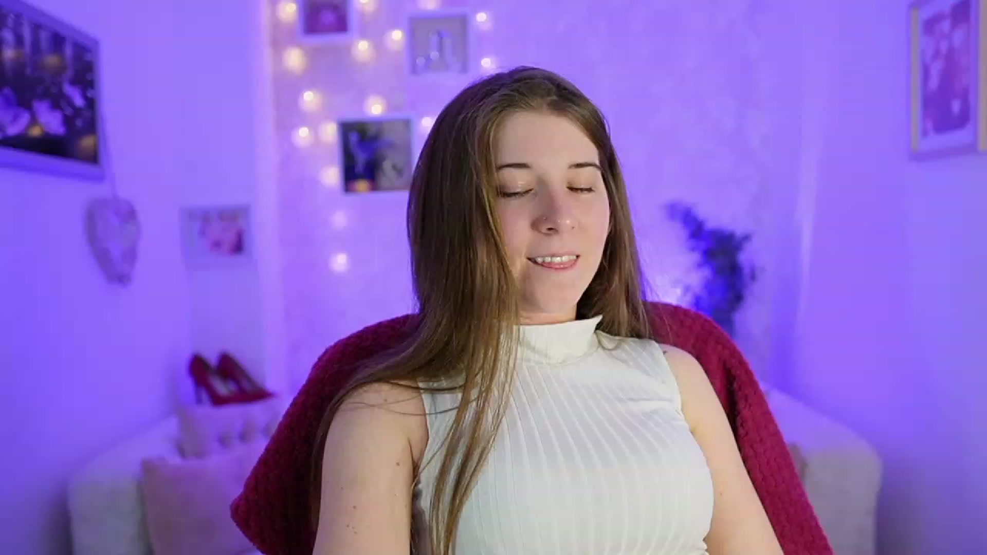 Gallery image thumbnail from Haley_Reed18's myfreecams stream on, 02/13/2024, 16:49 image 2 of 20