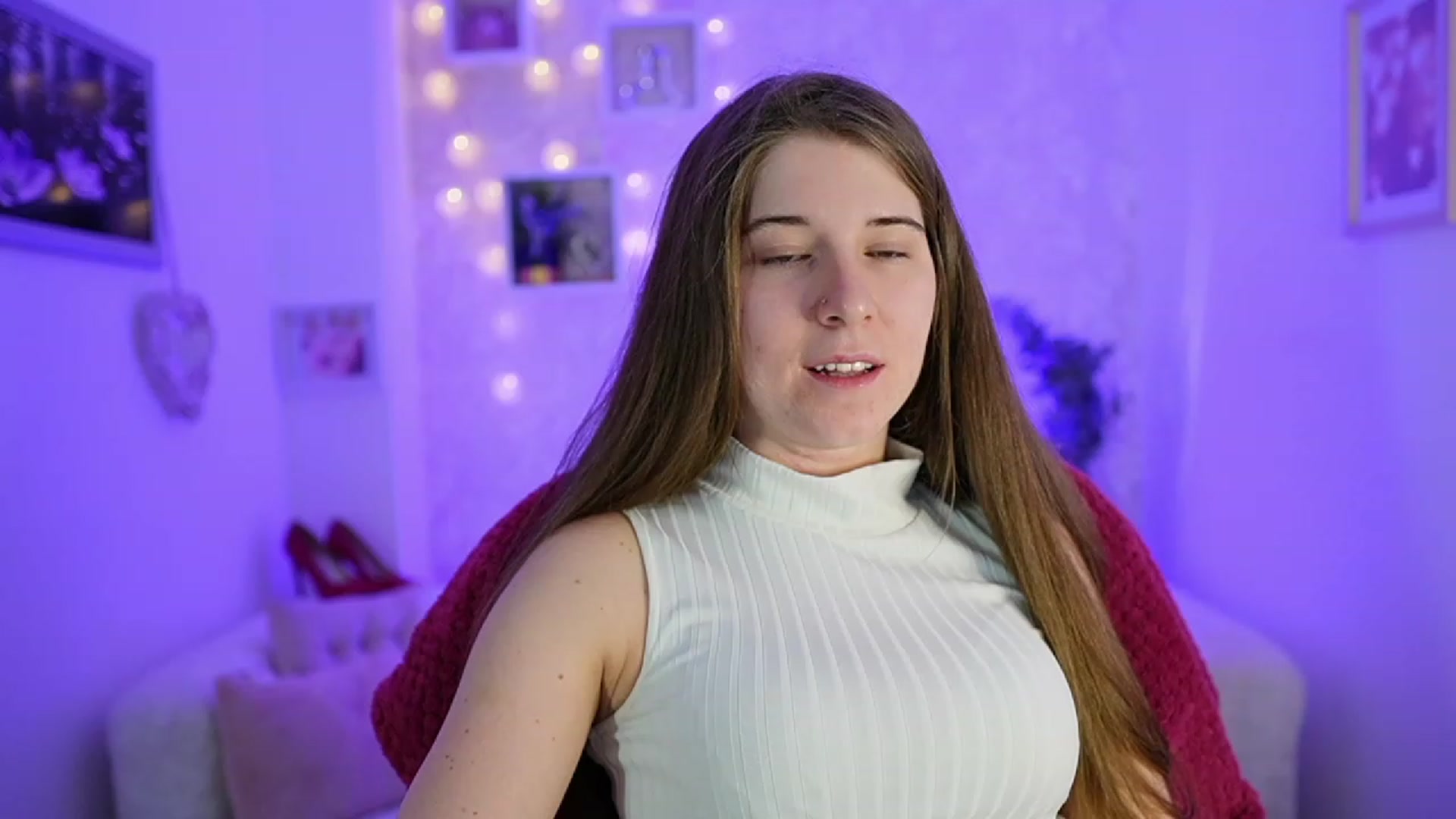 Gallery image thumbnail from Haley_Reed18's myfreecams stream on, 02/13/2024, 17:05 image 8 of 20
