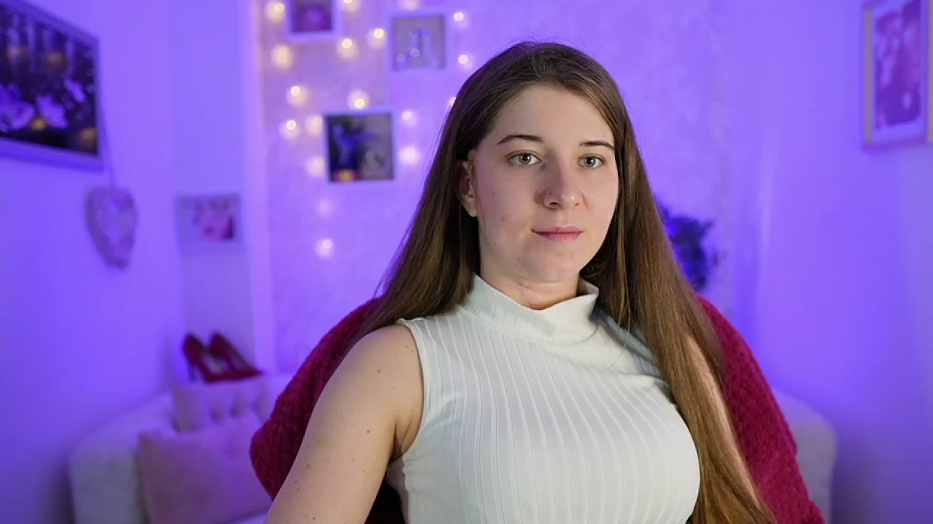 Gallery image thumbnail from Haley_Reed18's myfreecams stream on, 02/13/2024, 17:05 image 16 of 20