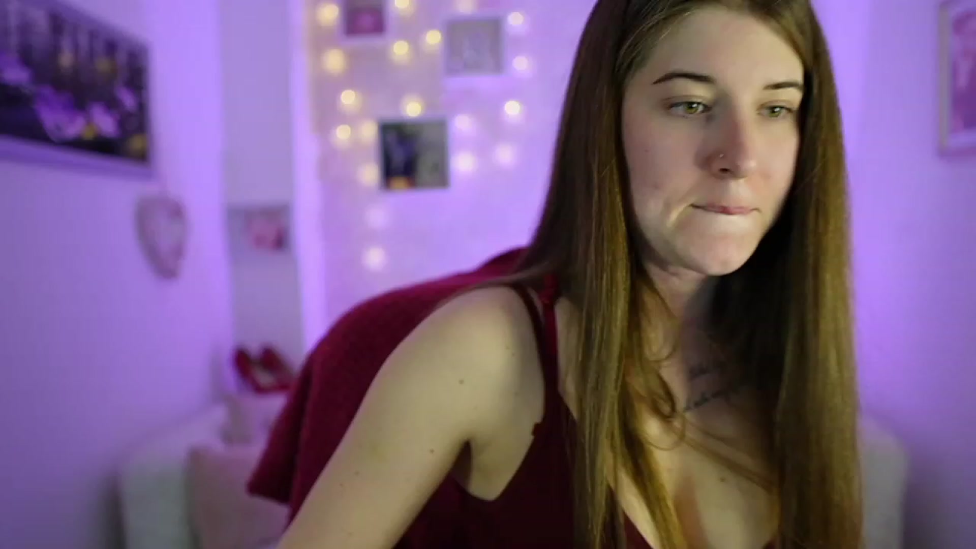 Gallery image thumbnail from Haley_Reed18's myfreecams stream on, 02/14/2024, 17:02 image 4 of 20