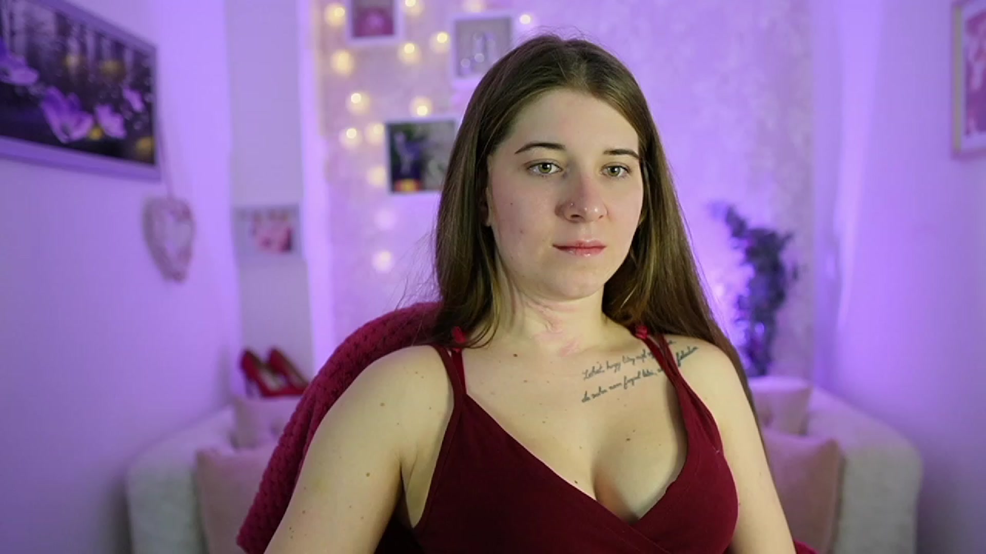 Gallery image thumbnail from Haley_Reed18's myfreecams stream on, 02/14/2024, 17:02 image 7 of 20