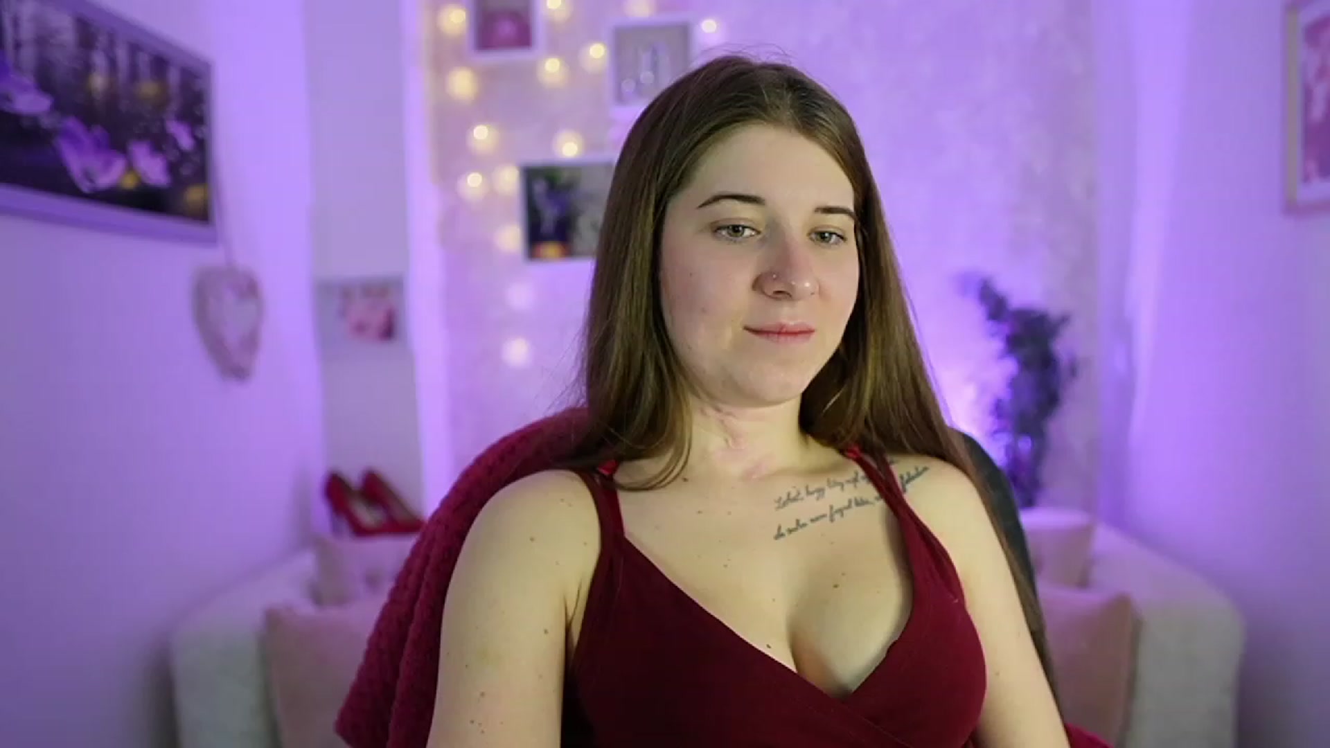 Gallery image thumbnail from Haley_Reed18's myfreecams stream on, 02/14/2024, 17:02 image 13 of 20