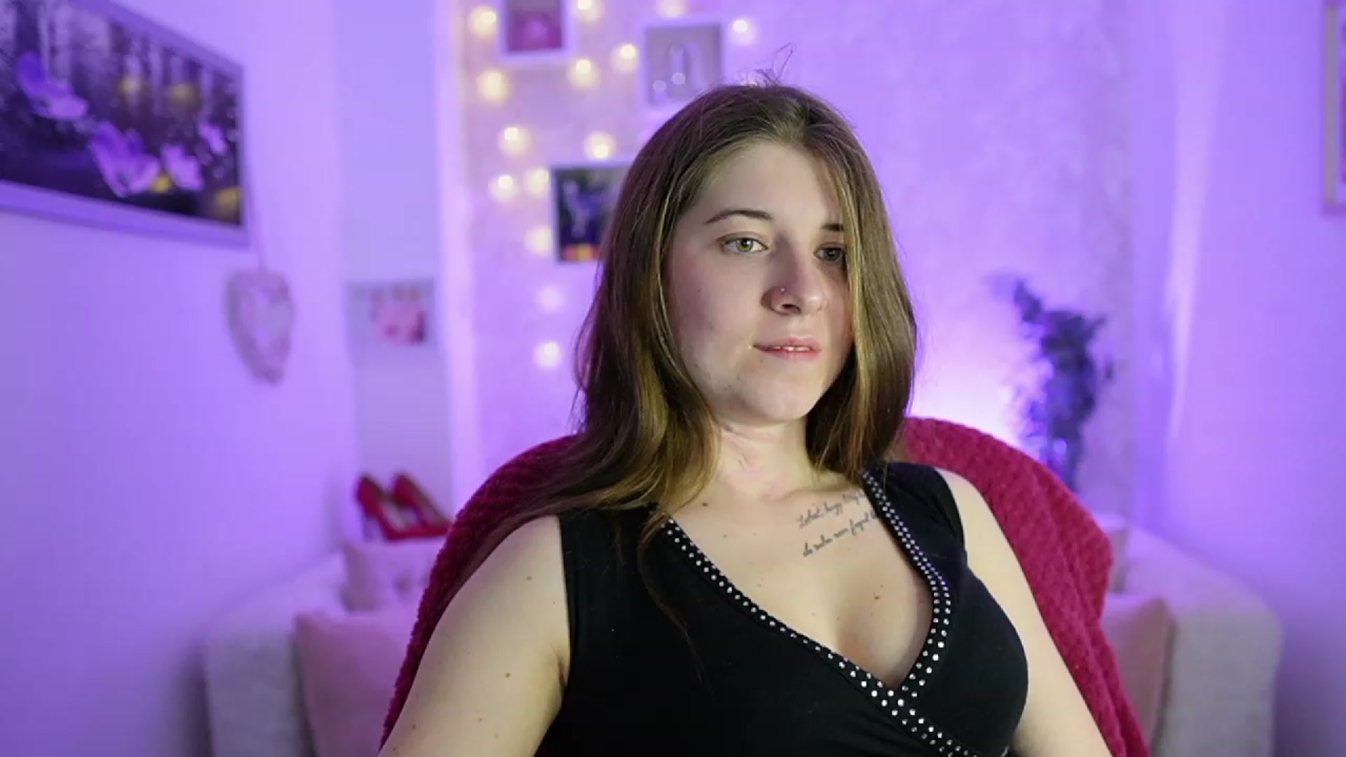 Gallery image thumbnail from Haley_Reed18's myfreecams stream on, 02/16/2024, 17:34 image 13 of 20