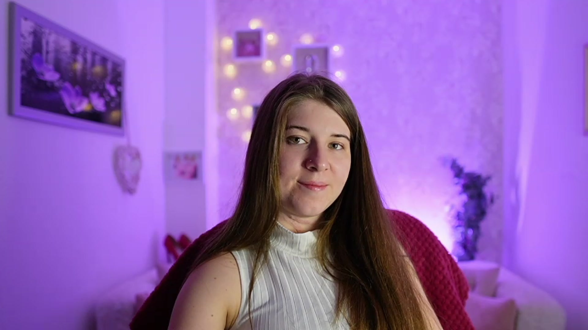 Gallery image thumbnail from Haley_Reed18's myfreecams stream on, 02/18/2024, 17:36 image 15 of 20