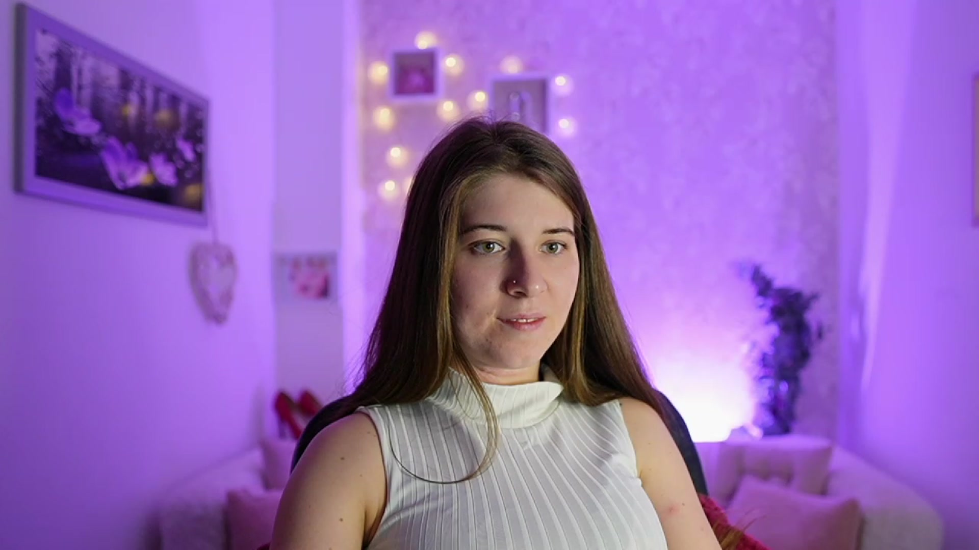 Gallery image thumbnail from Haley_Reed18's myfreecams stream on, 02/18/2024, 17:36 image 9 of 20