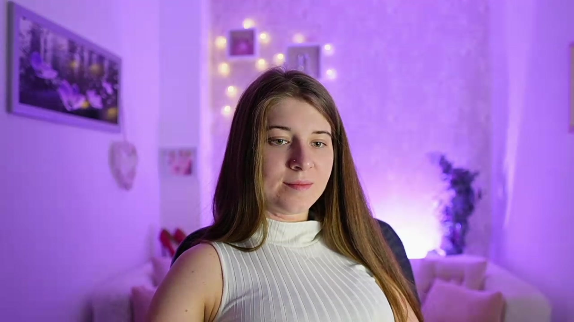 Gallery image thumbnail from Haley_Reed18's myfreecams stream on, 02/18/2024, 17:36 image 13 of 20