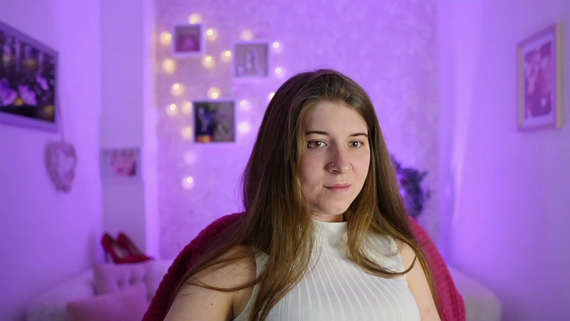 Gallery image thumbnail from Haley_Reed18's myfreecams stream on, 02/19/2024, 16:16 image 5 of 20