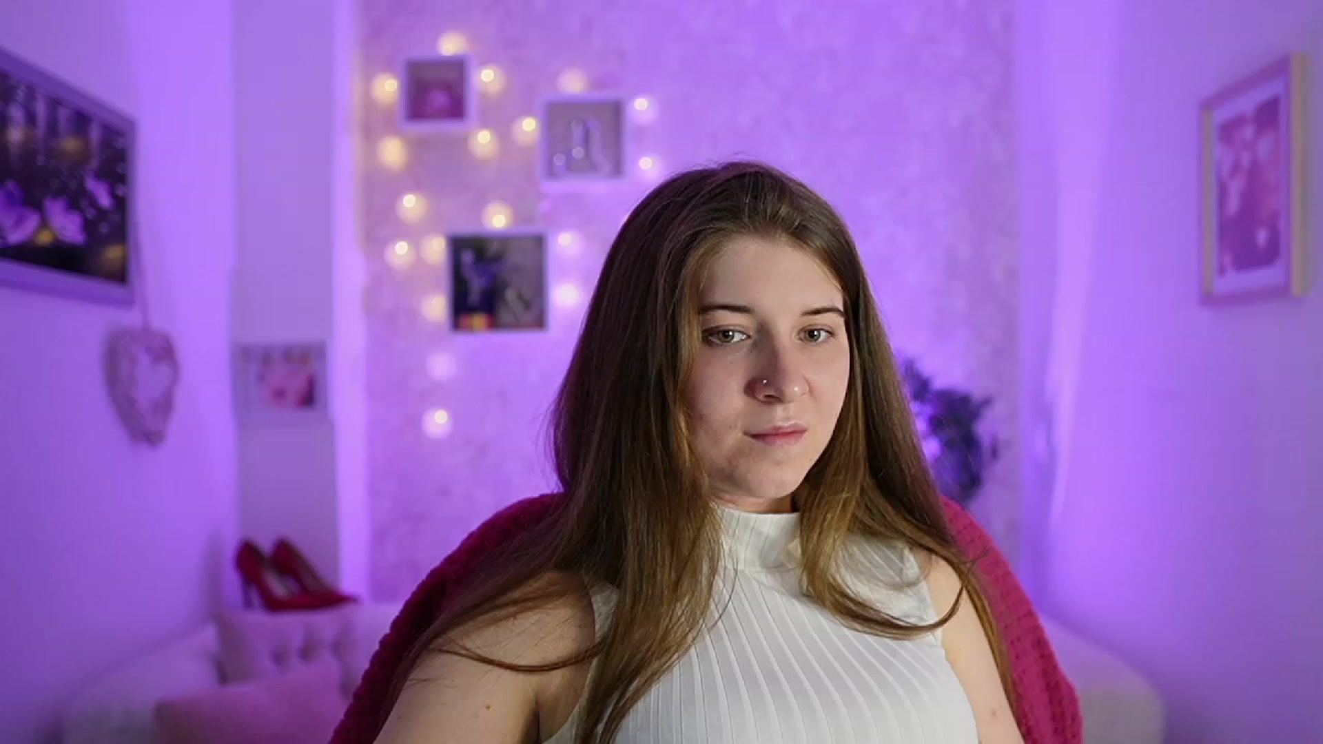 Gallery image thumbnail from Haley_Reed18's myfreecams stream on, 02/19/2024, 16:16 image 4 of 20