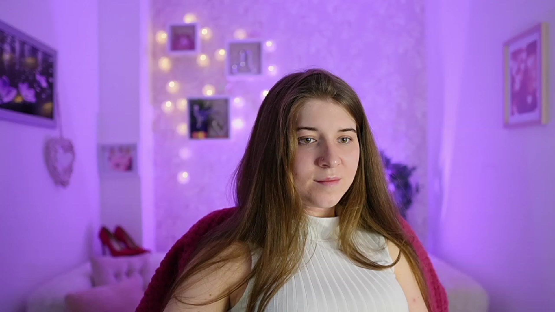 Gallery image thumbnail from Haley_Reed18's myfreecams stream on, 02/19/2024, 16:16 image 7 of 20
