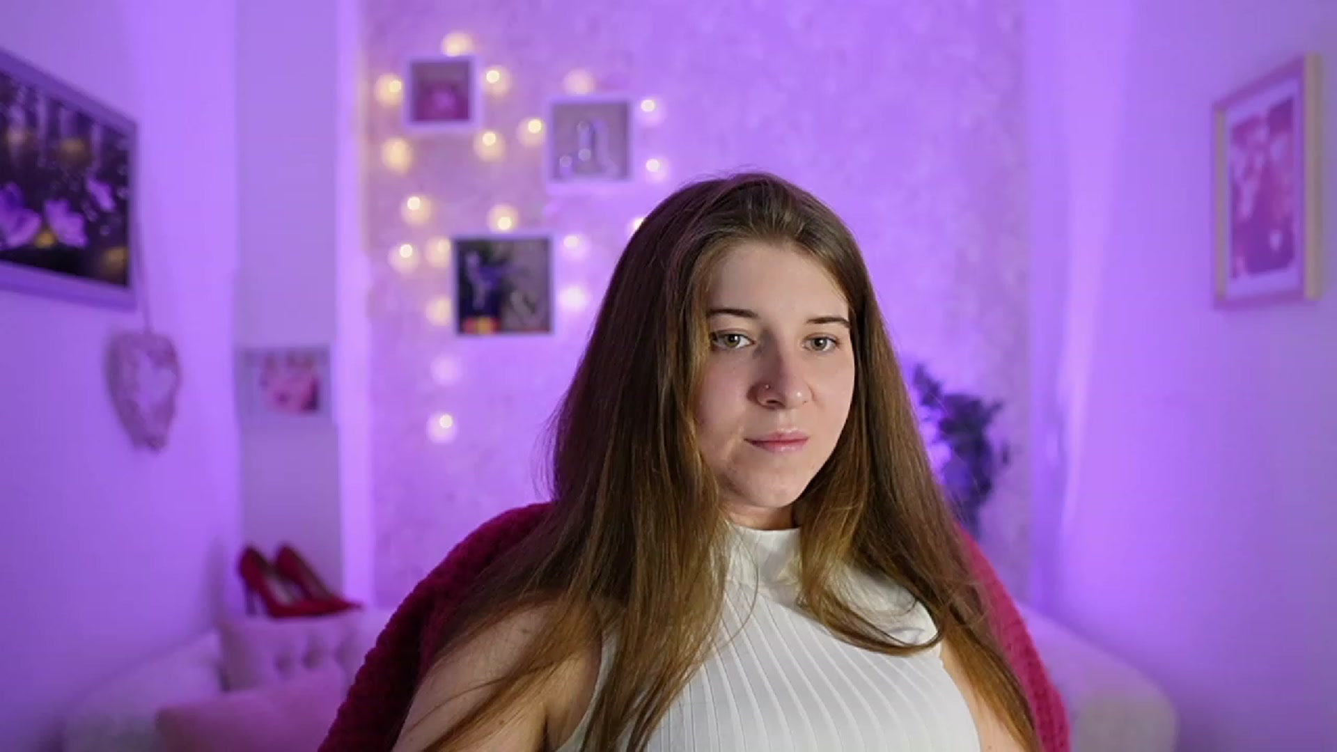Gallery image thumbnail from Haley_Reed18's myfreecams stream on, 02/19/2024, 16:16 image 10 of 20