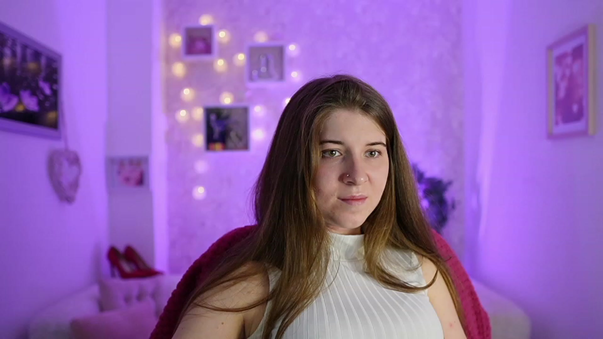 Gallery image thumbnail from Haley_Reed18's myfreecams stream on, 02/19/2024, 16:16 image 6 of 20