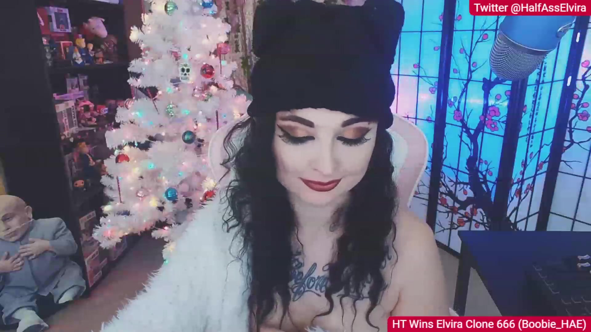 Gallery image thumbnail from HalfAssElvira's myfreecams stream on, 12/31/2022, 15:42 image 16 of 20