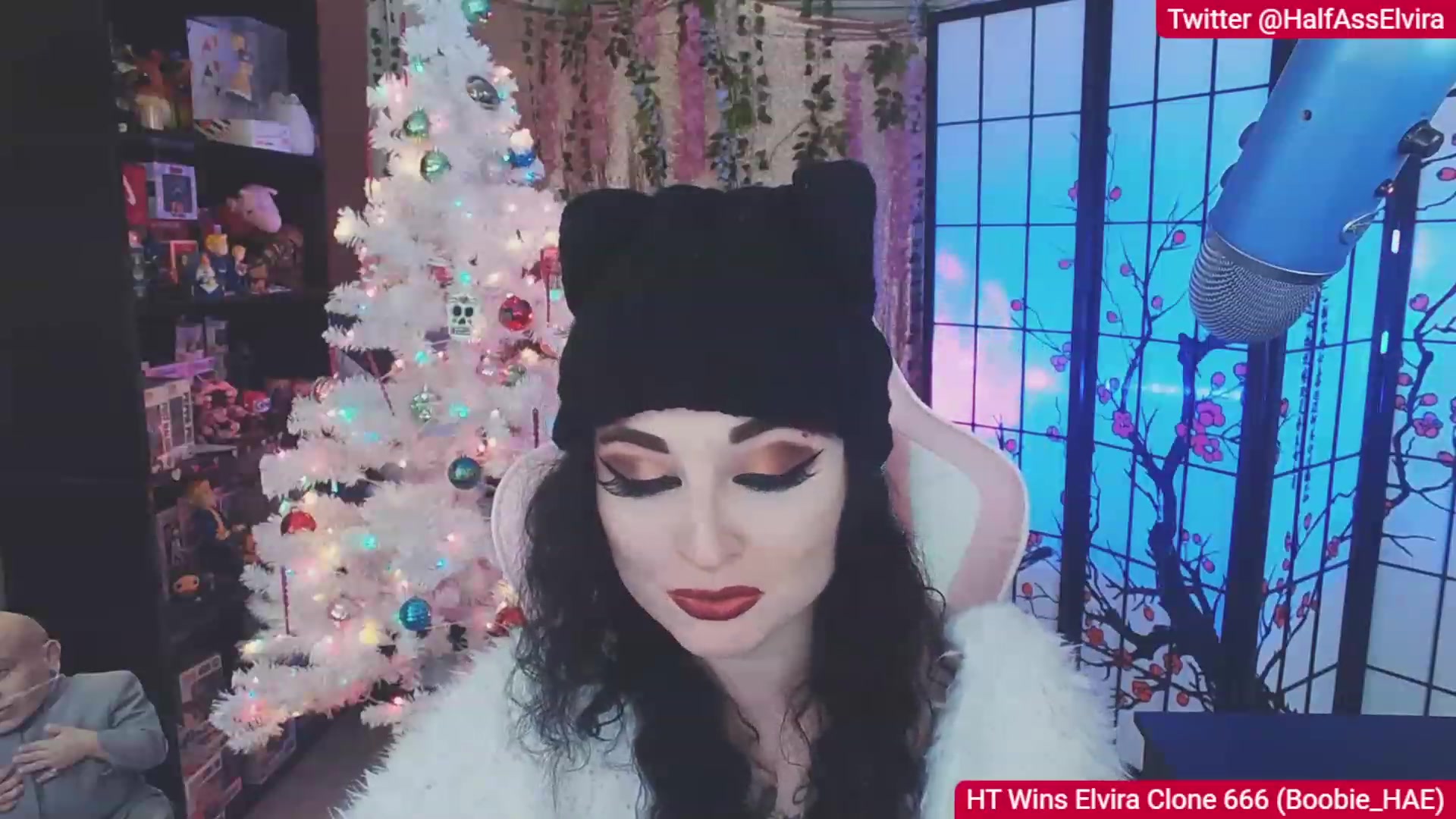 Gallery image thumbnail from HalfAssElvira's myfreecams stream on, 12/31/2022, 15:42 image 15 of 20