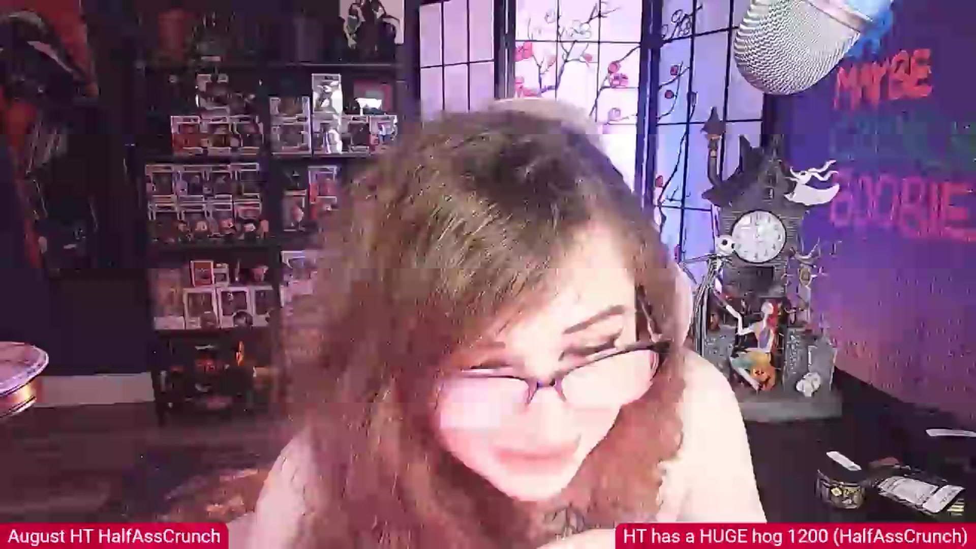Gallery image thumbnail from HalfAssElvira's myfreecams stream on, 08/16/2026, 10:17 image 18 of 20