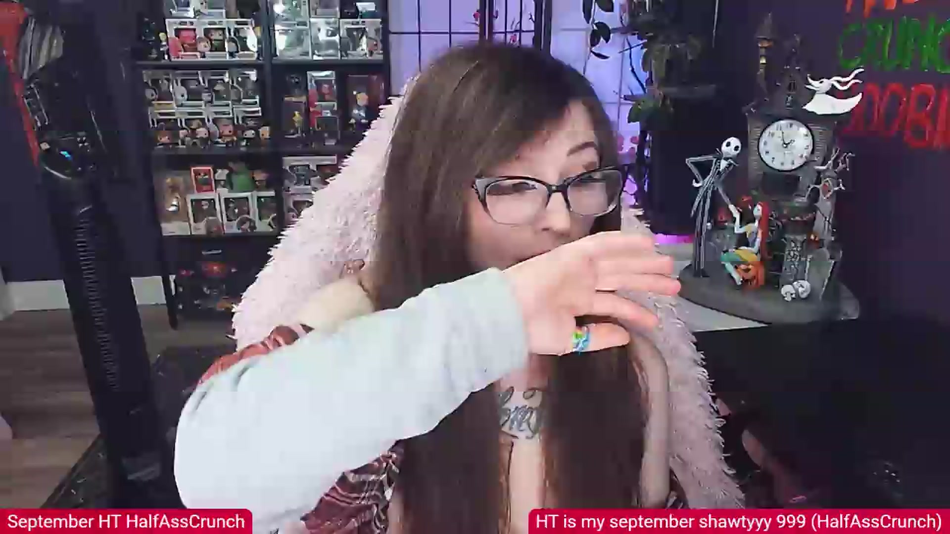 Gallery image thumbnail from HalfAssElvira's myfreecams stream on, 09/06/2026, 10:48 image 19 of 20