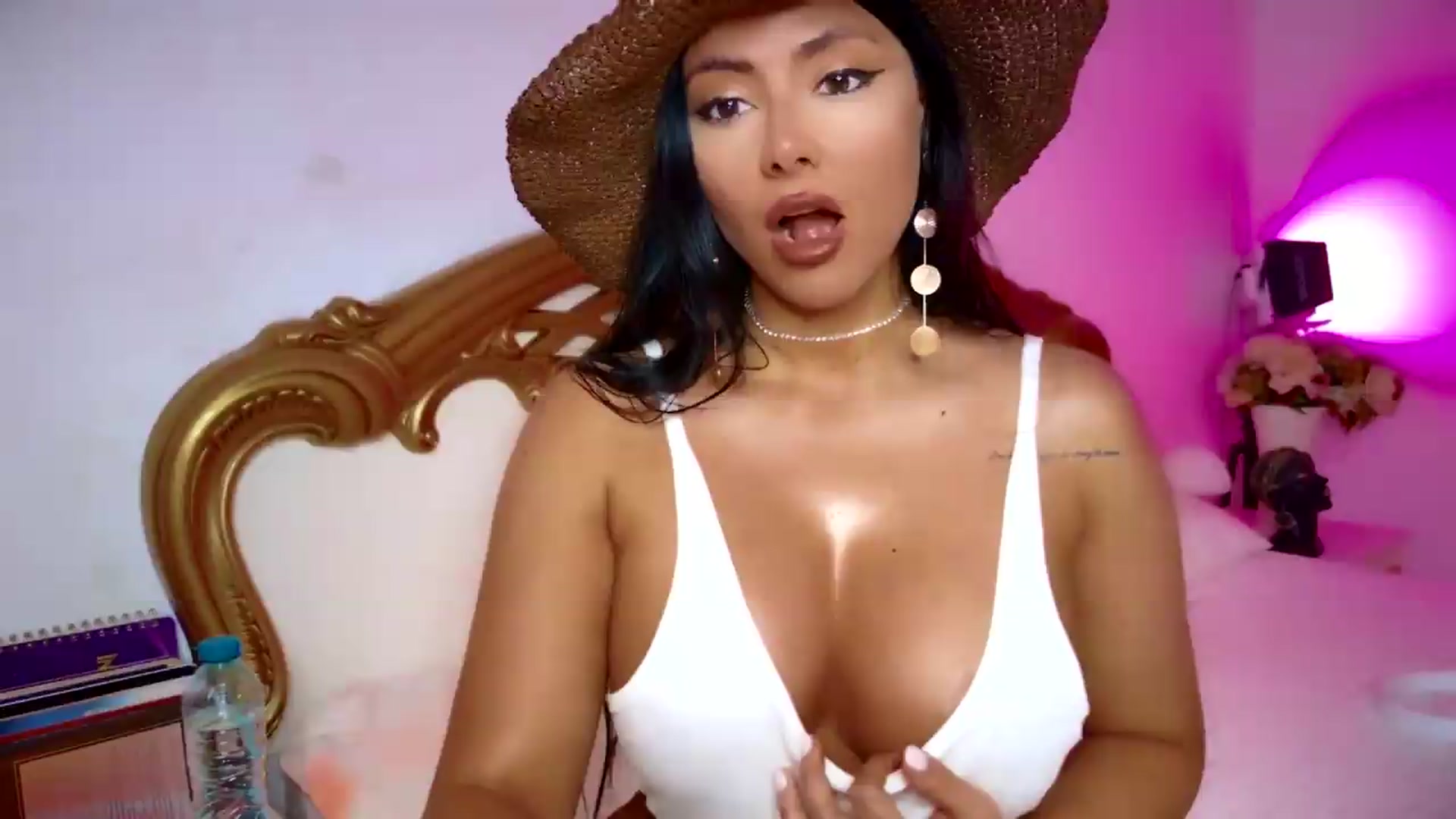 Gallery image thumbnail from HalfPhilippin's myfreecams stream on, 05/24/2026, 20:40 image 6 of 20
