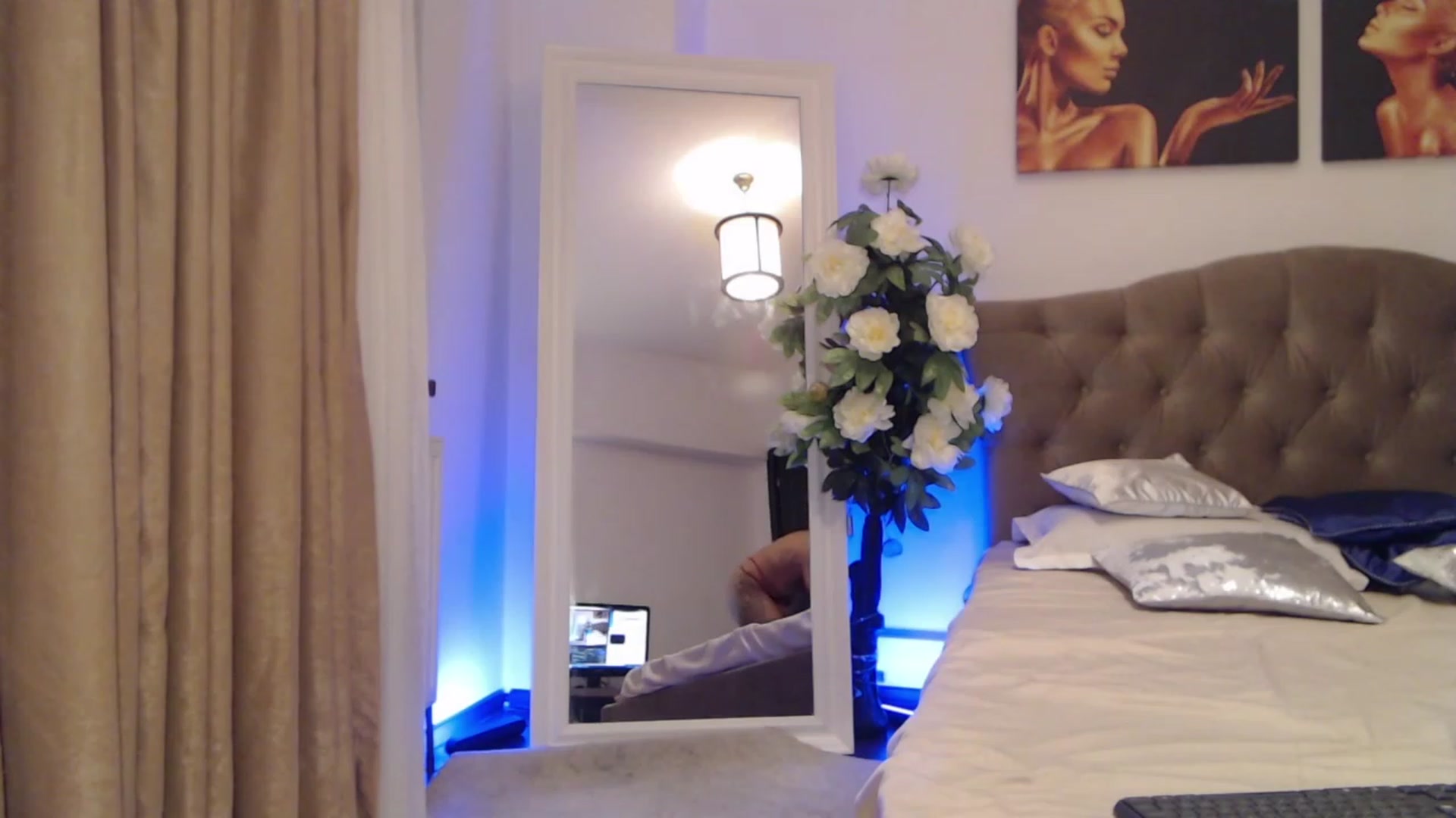 Gallery image thumbnail from Hallie_May's myfreecams stream on, 12/27/2022, 11:23 image 15 of 20