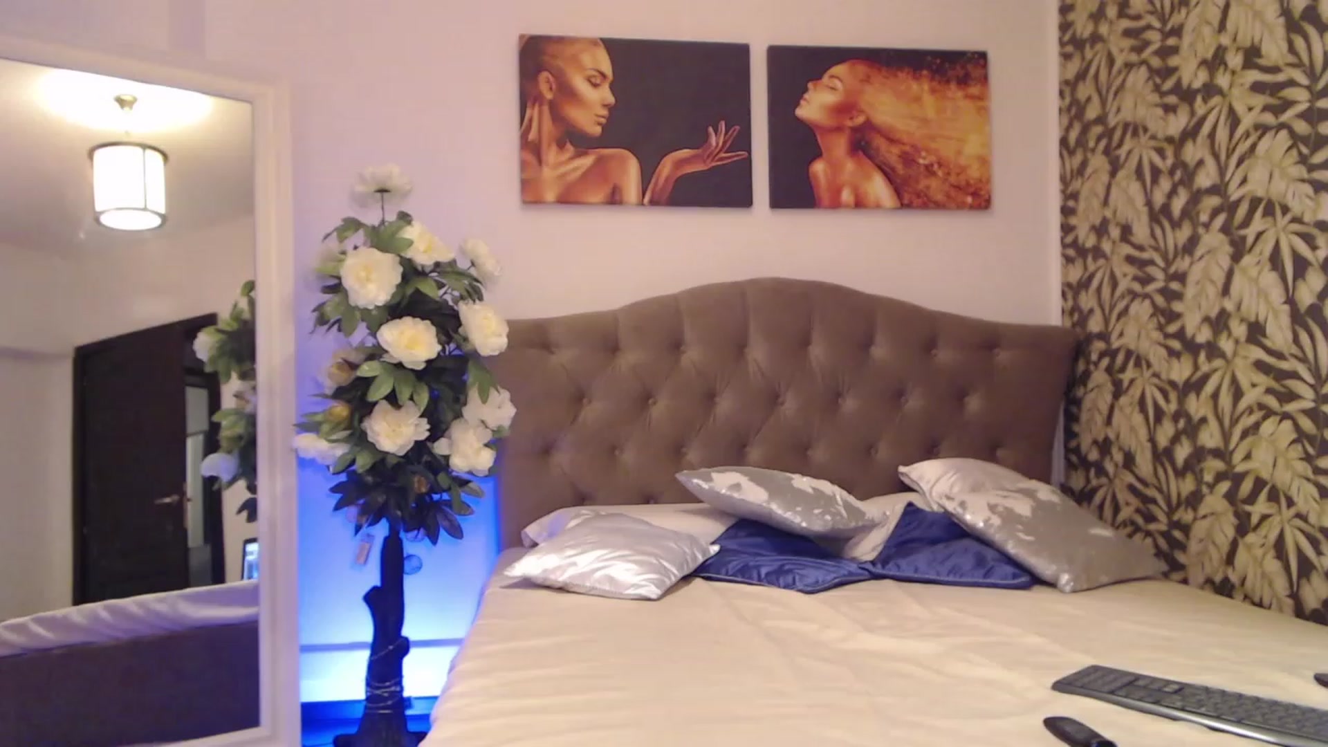 Gallery image thumbnail from Hallie_May's myfreecams stream on, 01/02/2023, 06:23 image 6 of 20