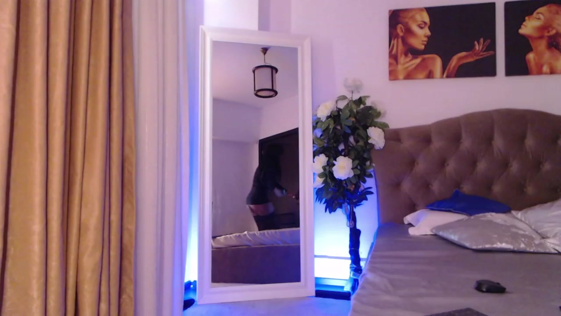 Gallery image thumbnail from Hallie_May's myfreecams stream on, 01/06/2023, 08:46 image 17 of 20