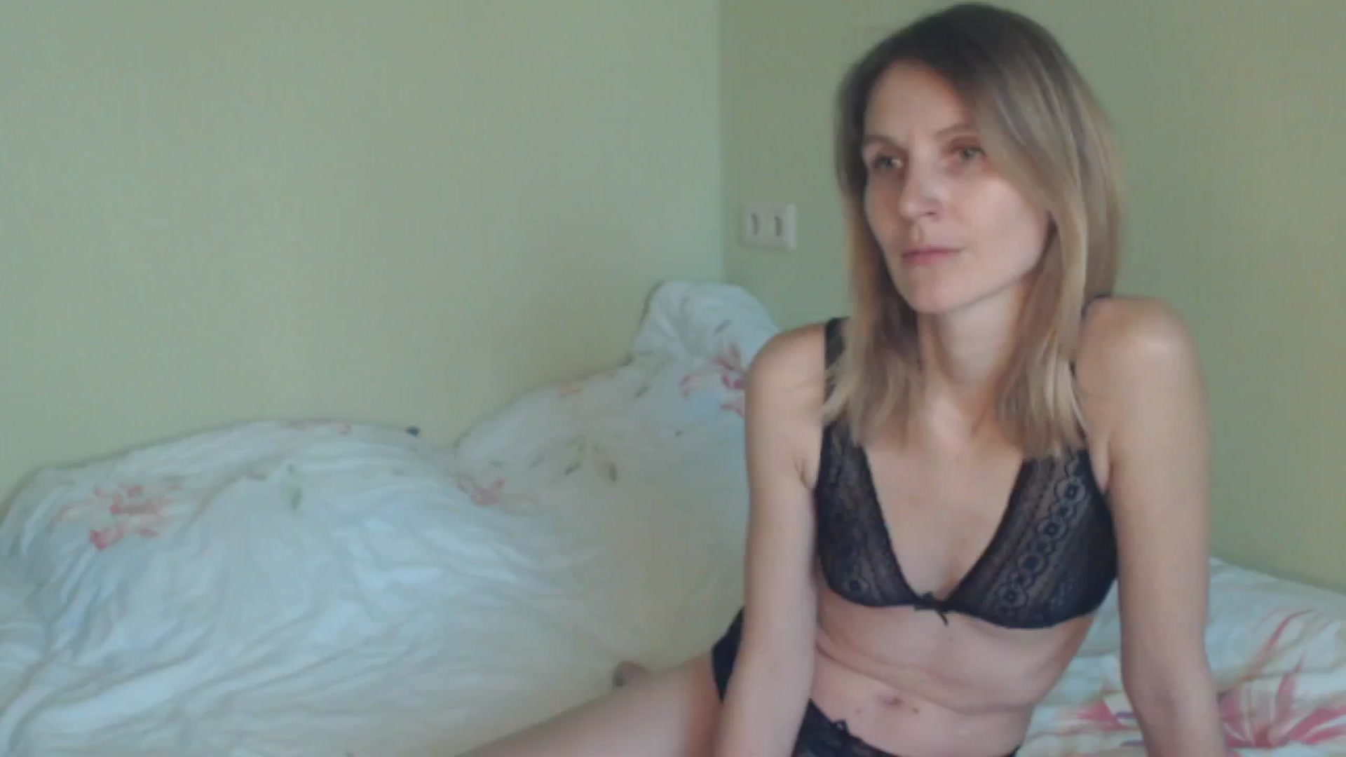 Gallery image thumbnail from HalynatheBest's myfreecams stream on, 04/28/2025, 13:27 image 1 of 20