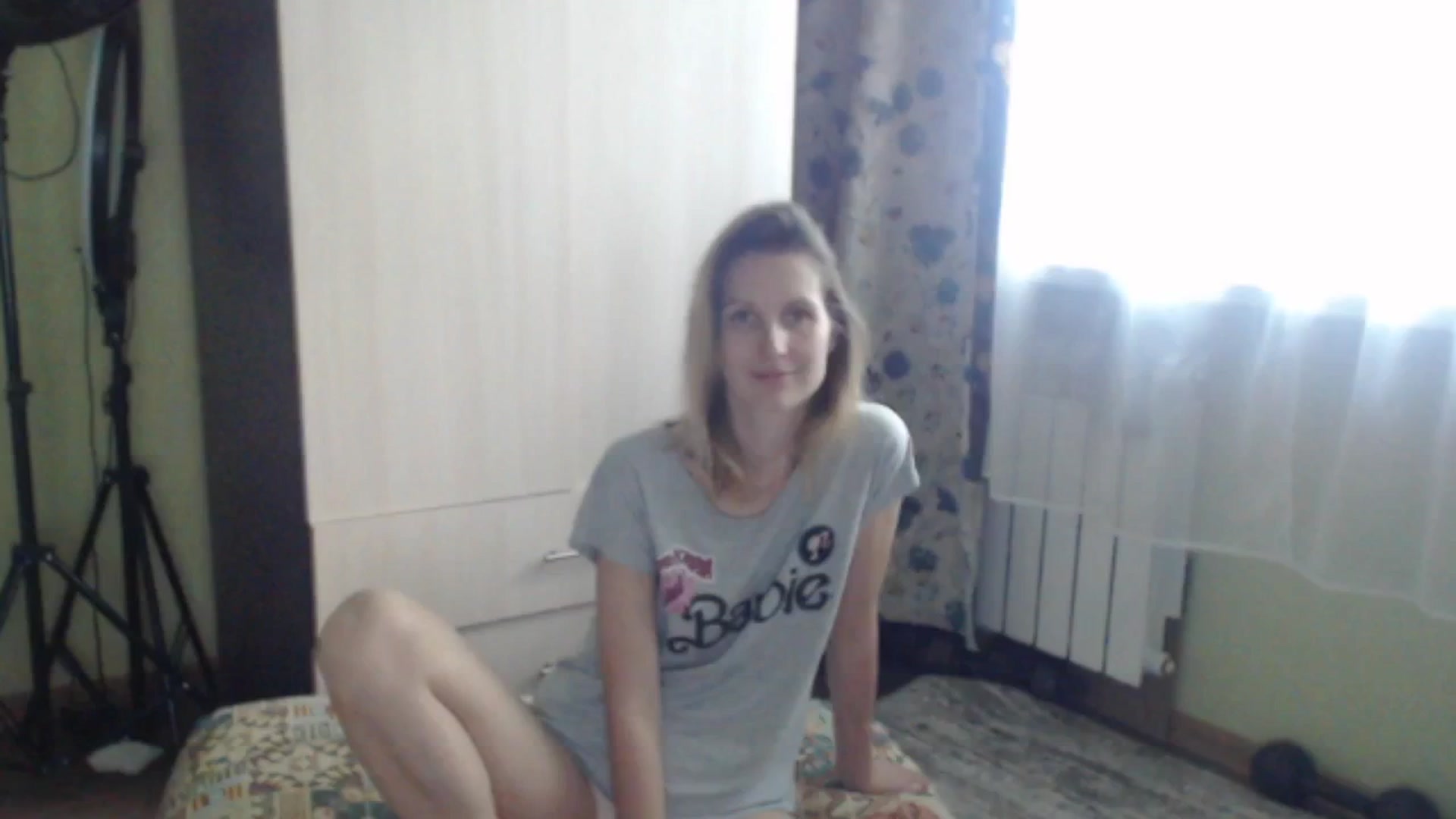 Gallery image thumbnail from HalynatheBest's myfreecams stream on, 05/25/2025, 12:25 image 1 of 20