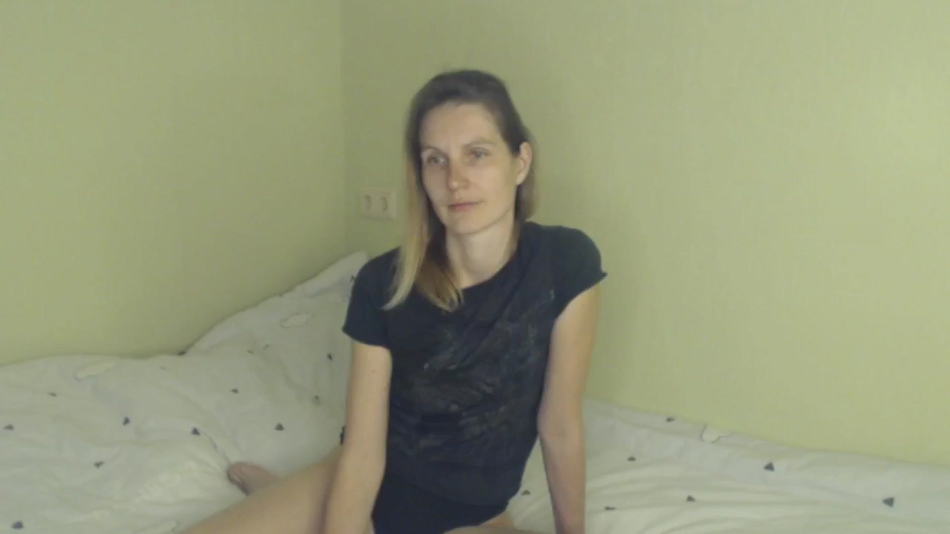 Gallery image thumbnail from HalynatheBest's myfreecams stream on, 06/14/2025, 19:35 image 1 of 20