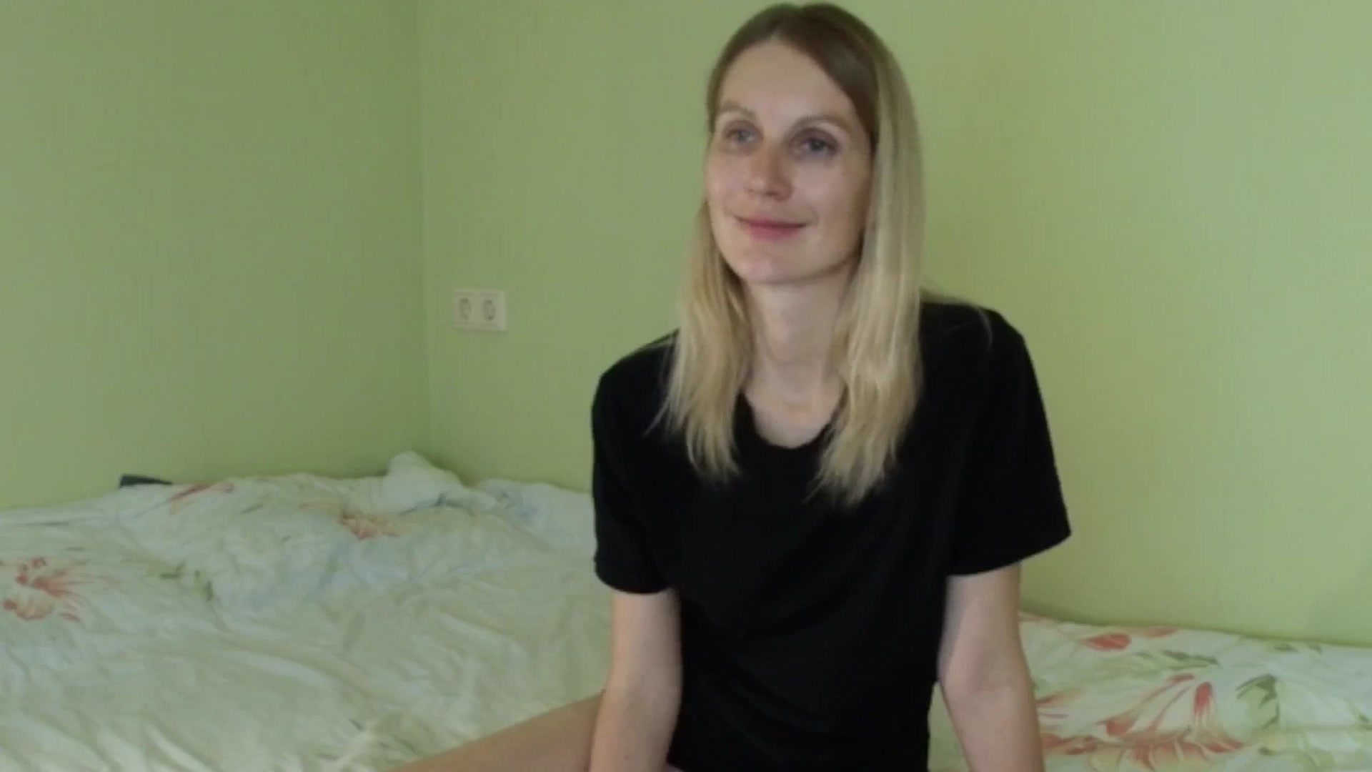 Gallery image thumbnail from HalynatheBest's myfreecams stream on, 10/13/2025, 19:52 image 5 of 20