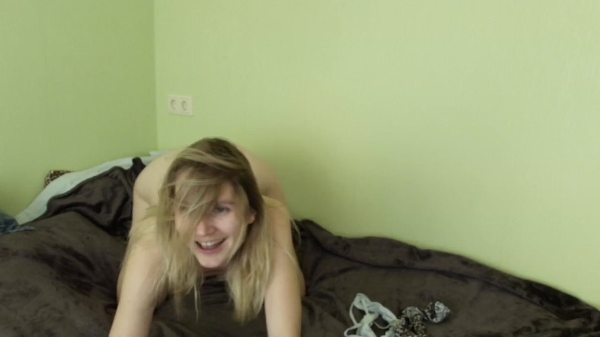 Gallery image thumbnail from HalynatheBest's myfreecams stream on, 10/25/2025, 19:21 image 15 of 20