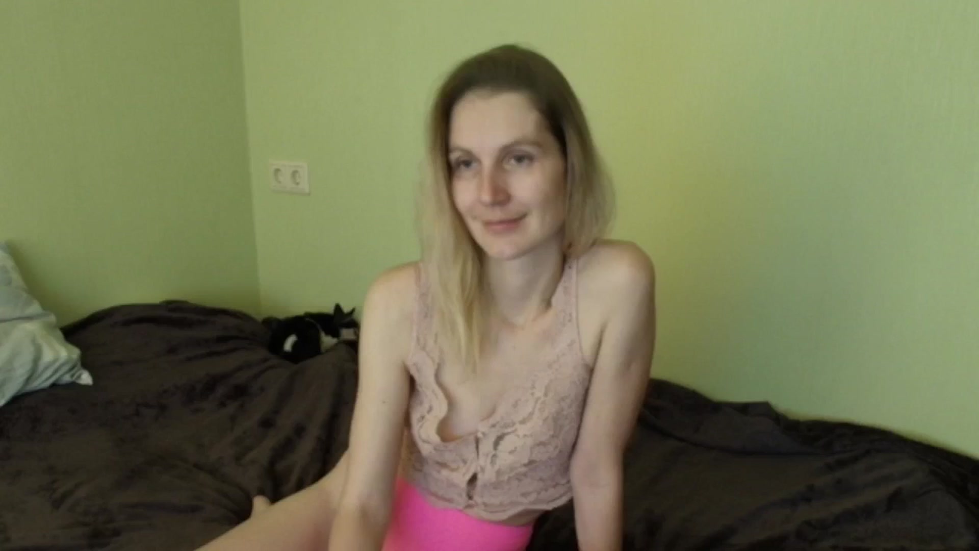 Gallery image thumbnail from HalynatheBest's myfreecams stream on, 11/27/2025, 21:15 image 2 of 20