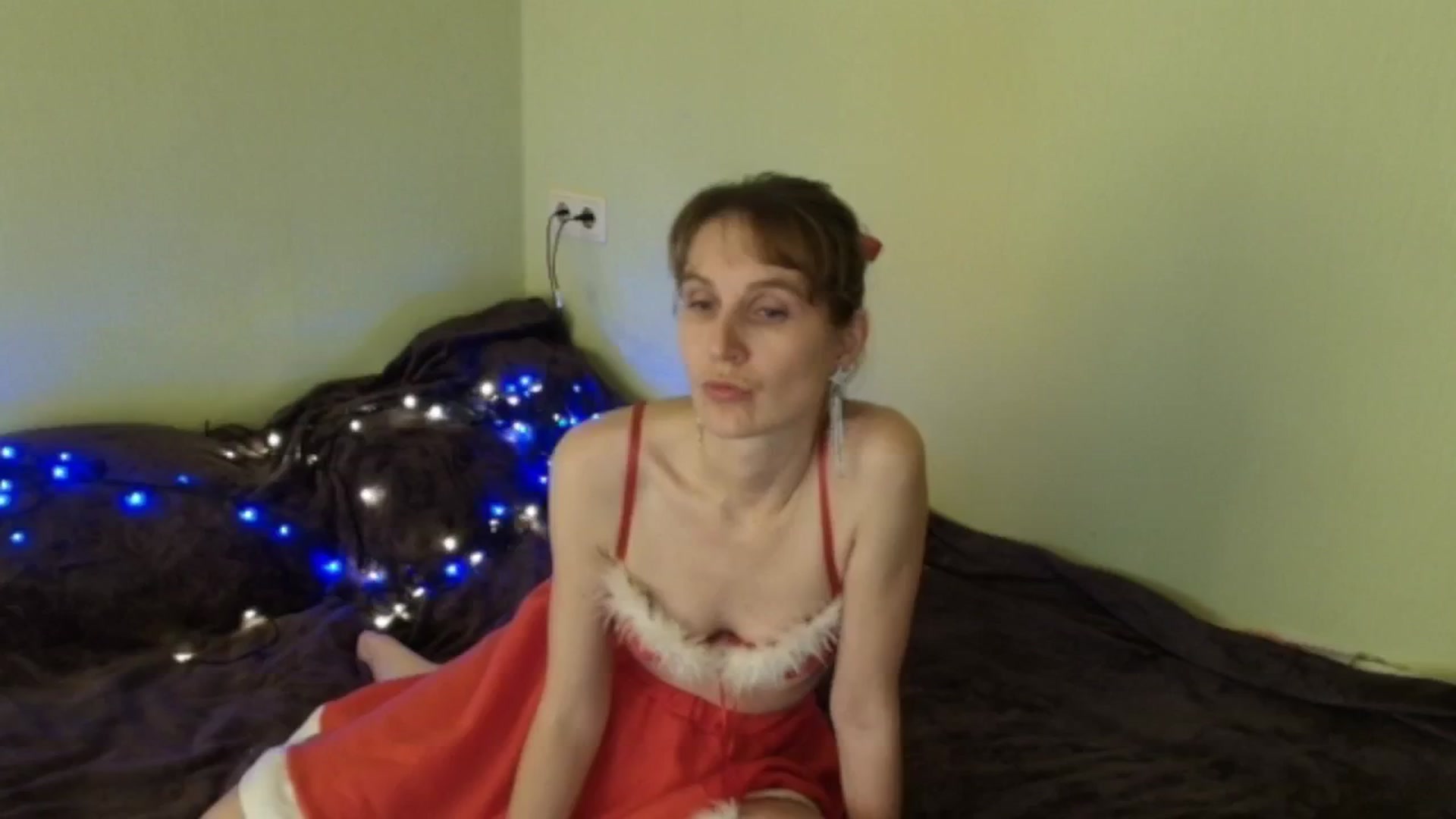 Gallery image thumbnail from HalynatheBest's myfreecams stream on, 12/22/2025, 19:22 image 11 of 20