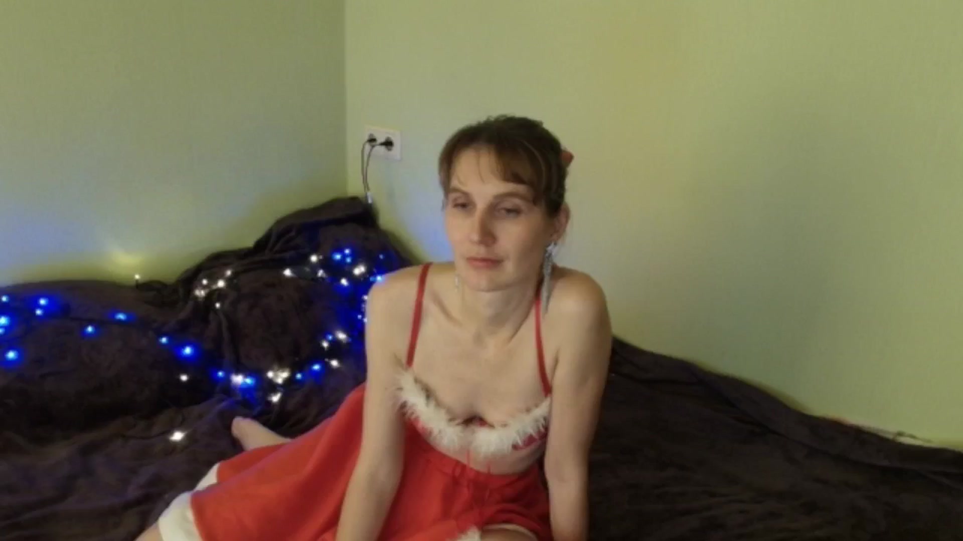 Gallery image thumbnail from HalynatheBest's myfreecams stream on, 12/22/2025, 19:22 image 13 of 20