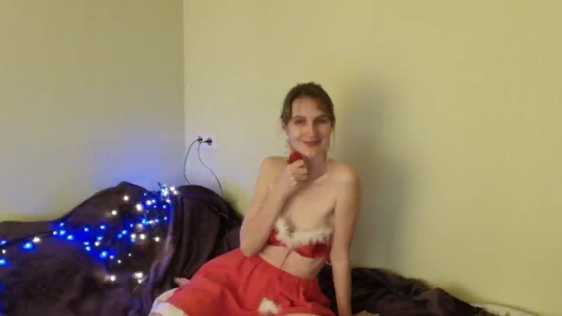 Gallery image thumbnail from HalynatheBest's myfreecams stream on, 12/22/2025, 21:24 image 9 of 20